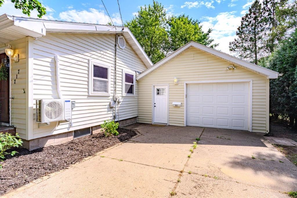 717 SOUTH LINE ROAD, Rothschild, Wisconsin 54474, 3 Bedrooms Bedrooms, ,1 BathroomBathrooms,Residential,For Sale,717 SOUTH LINE ROAD,22604165