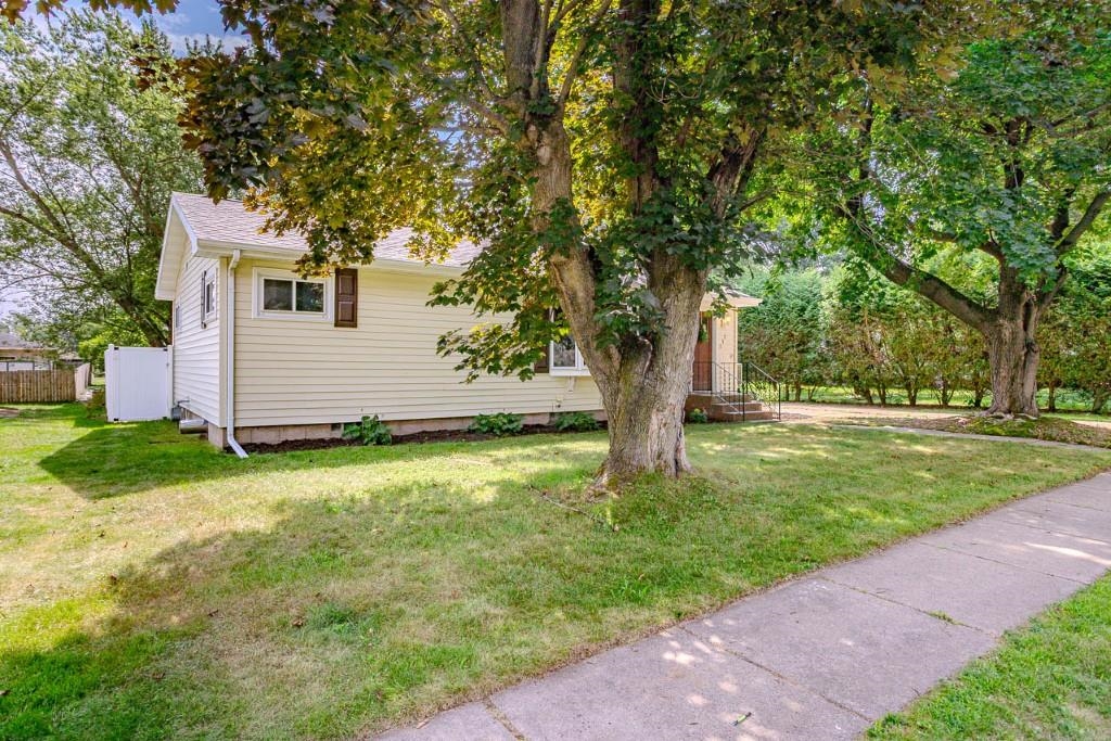 717 SOUTH LINE ROAD, Rothschild, Wisconsin 54474, 3 Bedrooms Bedrooms, ,1 BathroomBathrooms,Residential,For Sale,717 SOUTH LINE ROAD,22604165