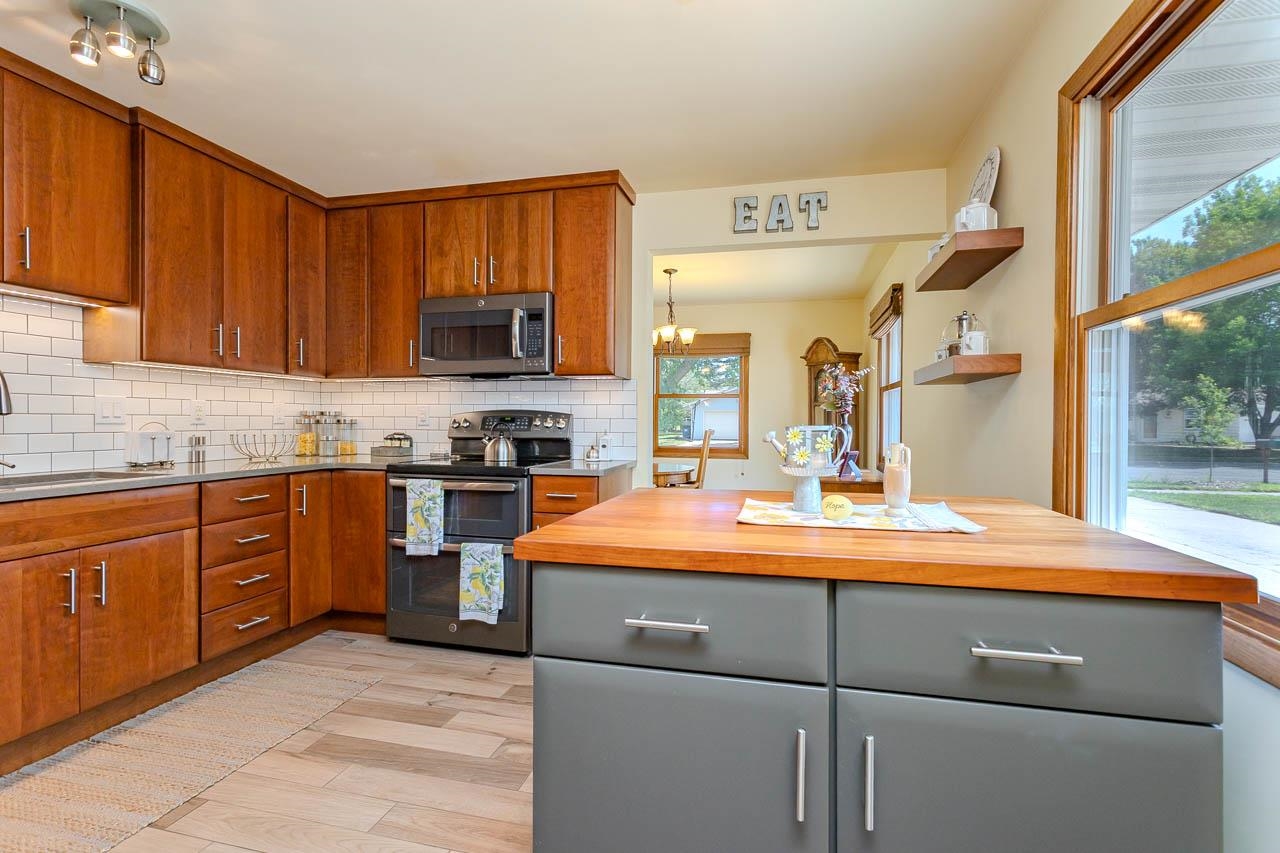 4214 HENRY STREET, Wausau, Wisconsin 54403, 4 Bedrooms Bedrooms, ,1 BathroomBathrooms,Residential,For Sale,4214 HENRY STREET,22604172