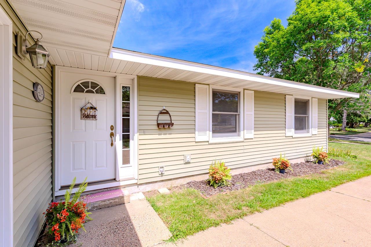 4214 HENRY STREET, Wausau, Wisconsin 54403, 4 Bedrooms Bedrooms, ,1 BathroomBathrooms,Residential,For Sale,4214 HENRY STREET,22604172