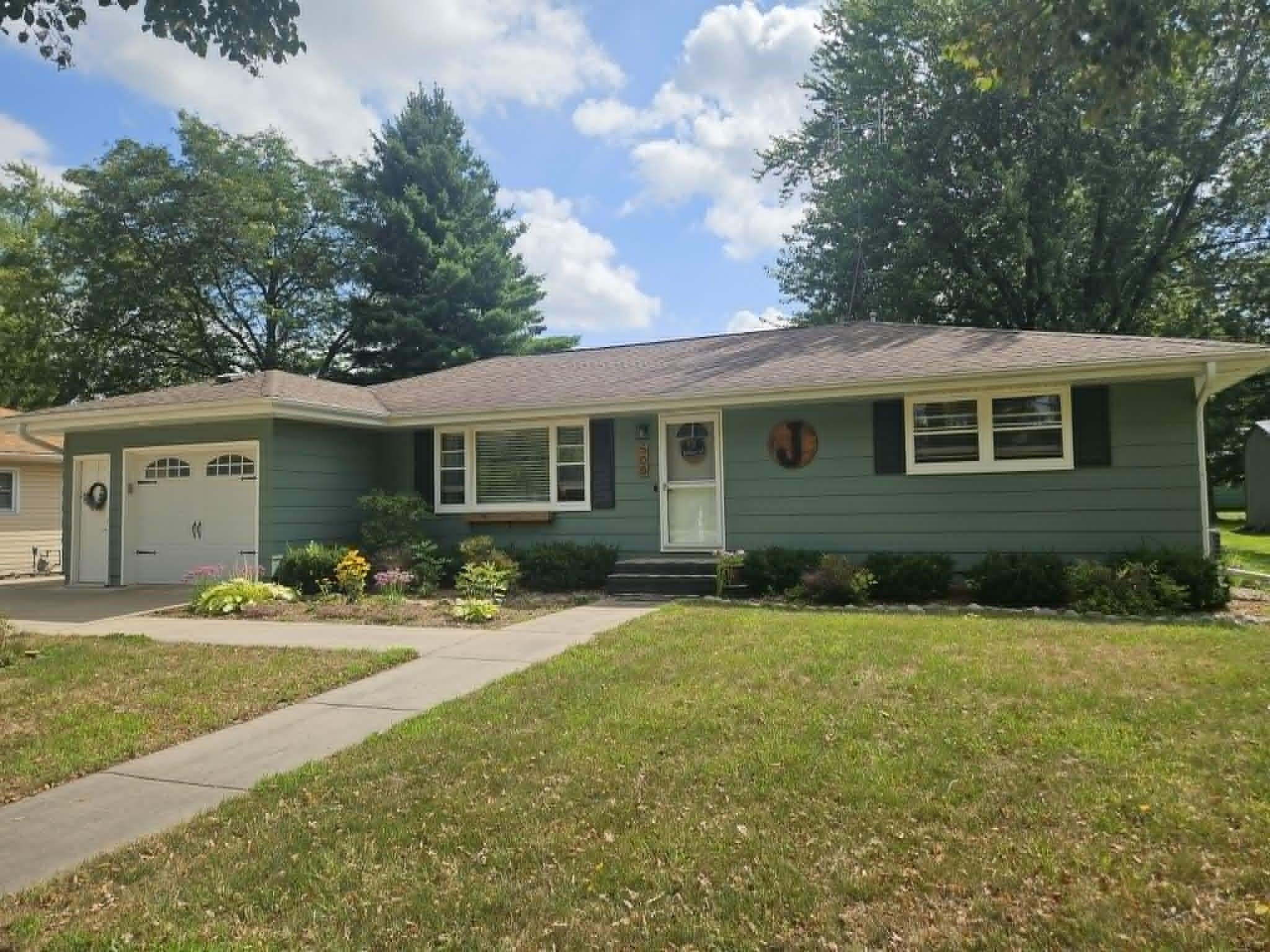 500 E GRANT STREET, Marshfield, Wisconsin 54449, 3 Bedrooms Bedrooms, ,2 BathroomsBathrooms,Residential,For Sale,500 E GRANT STREET,22604178