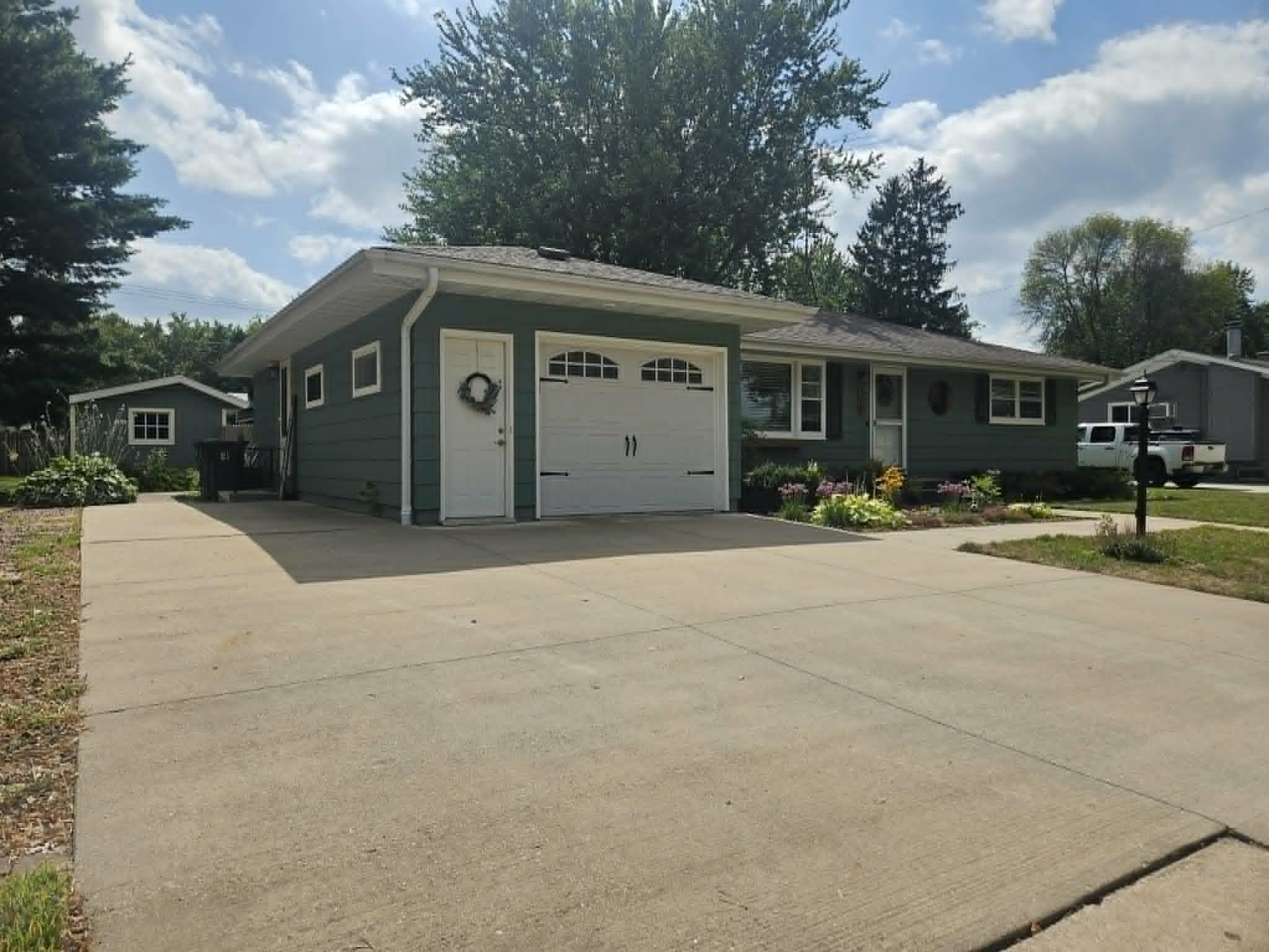 500 E GRANT STREET, Marshfield, Wisconsin 54449, 3 Bedrooms Bedrooms, ,2 BathroomsBathrooms,Residential,For Sale,500 E GRANT STREET,22604178