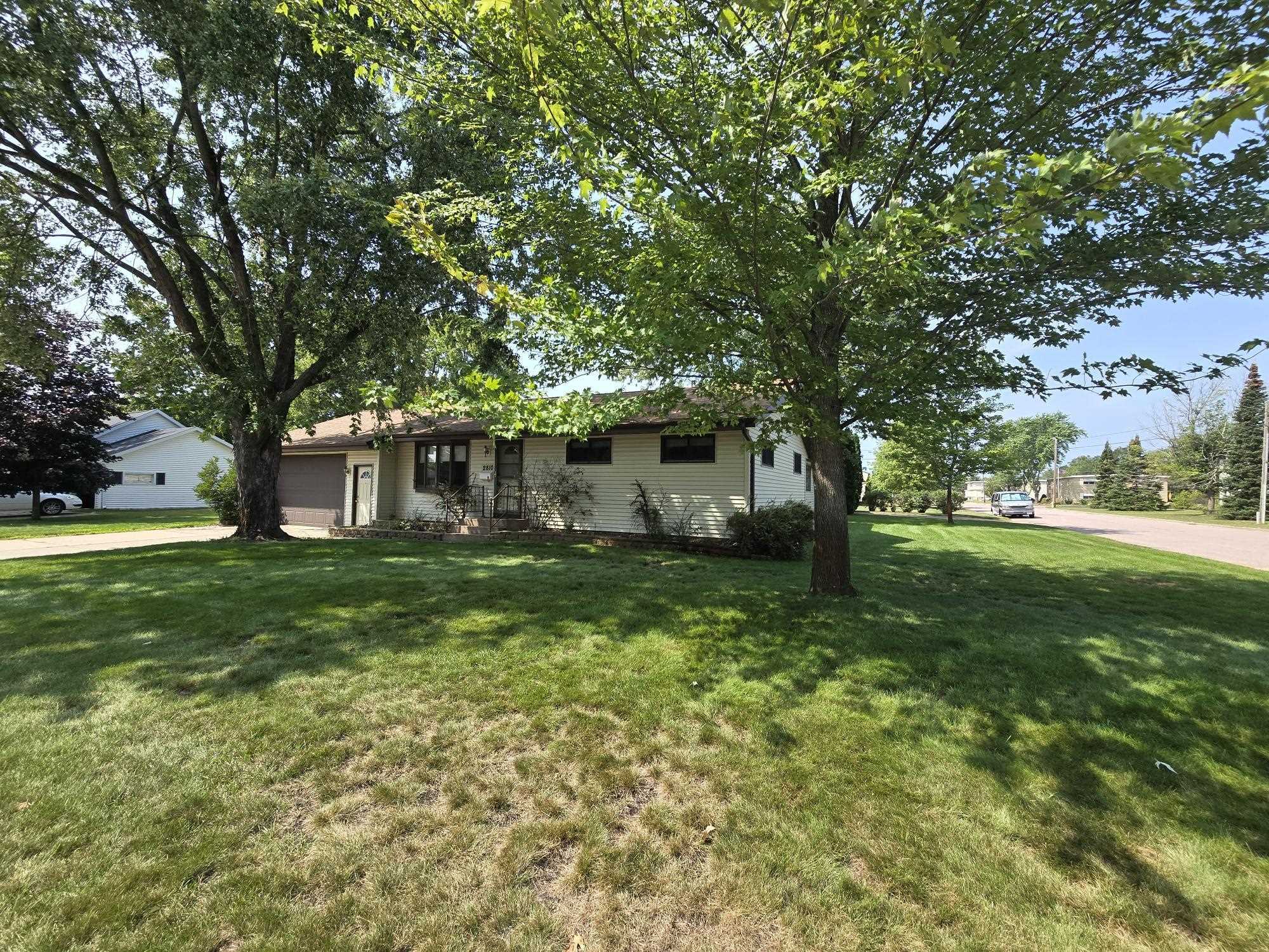 2810 12TH STREET SOUTH, Wisconsin Rapids, Wisconsin 54494, 3 Bedrooms Bedrooms, ,2 BathroomsBathrooms,Residential,For Sale,2810 12TH STREET SOUTH,22604180