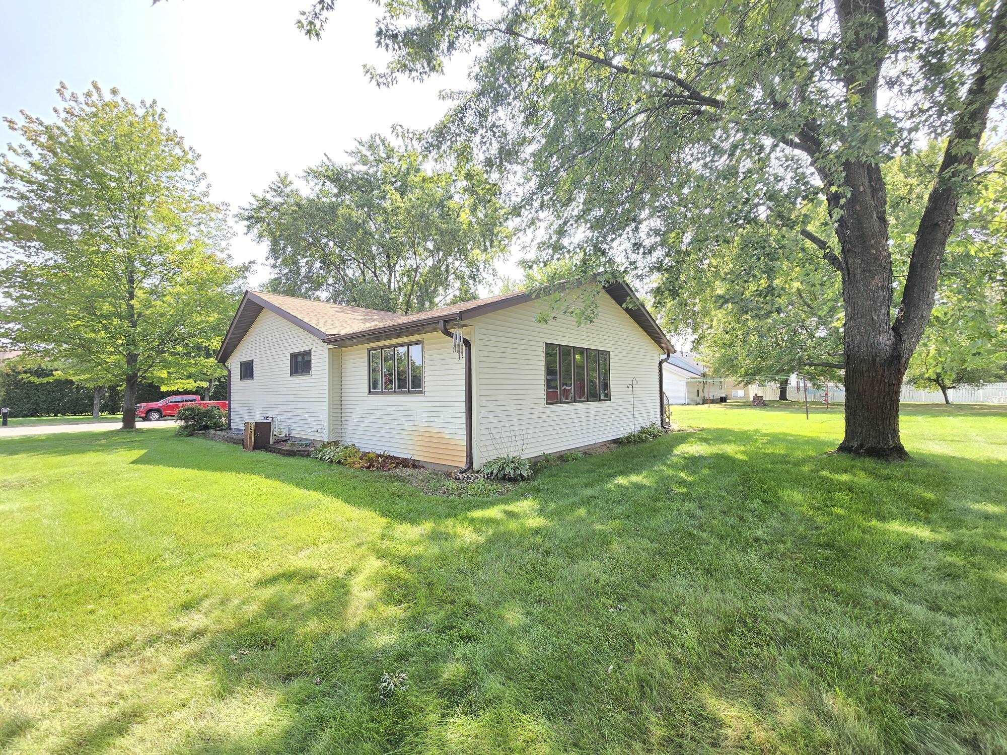 2810 12TH STREET SOUTH, Wisconsin Rapids, Wisconsin 54494, 3 Bedrooms Bedrooms, ,2 BathroomsBathrooms,Residential,For Sale,2810 12TH STREET SOUTH,22604180