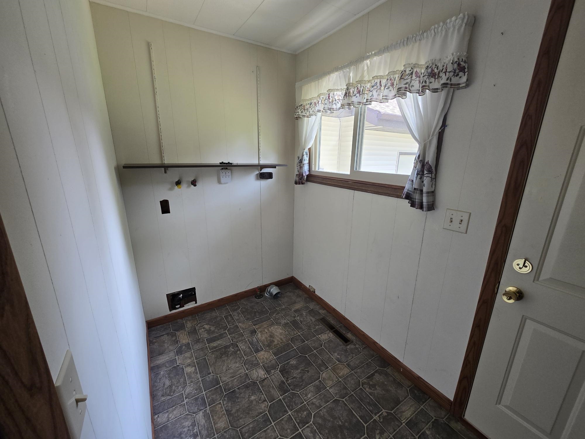 2810 12TH STREET SOUTH, Wisconsin Rapids, Wisconsin 54494, 3 Bedrooms Bedrooms, ,2 BathroomsBathrooms,Residential,For Sale,2810 12TH STREET SOUTH,22604180