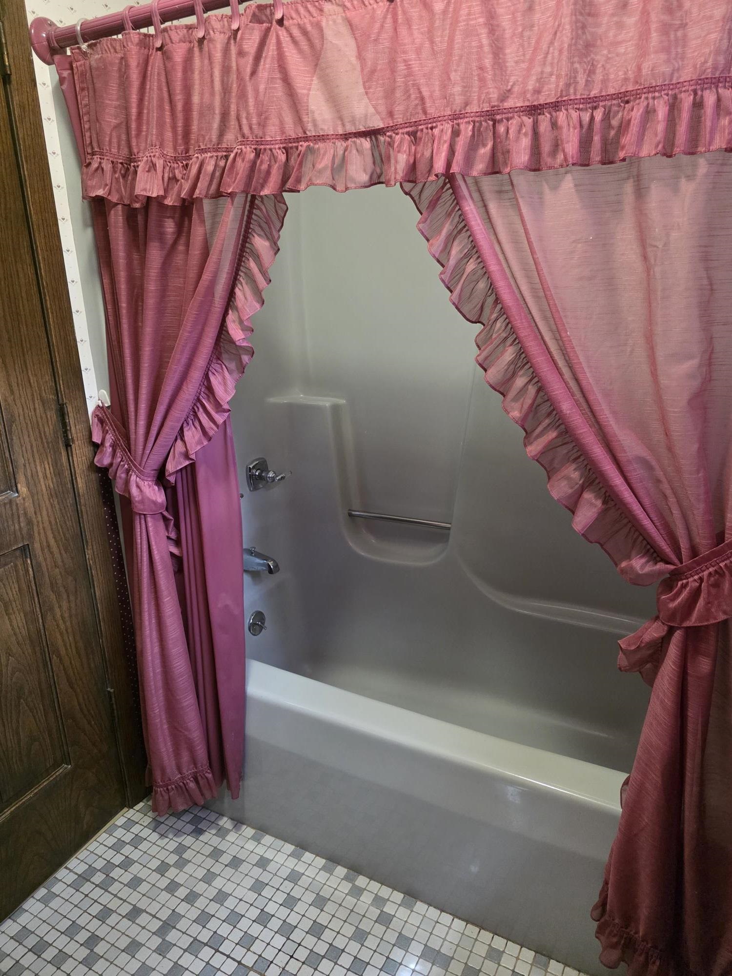 8531 LAKE ROAD, Wisconsin Rapids, Wisconsin 54494, 3 Bedrooms Bedrooms, ,2 BathroomsBathrooms,Residential,For Sale,8531 LAKE ROAD,22604189