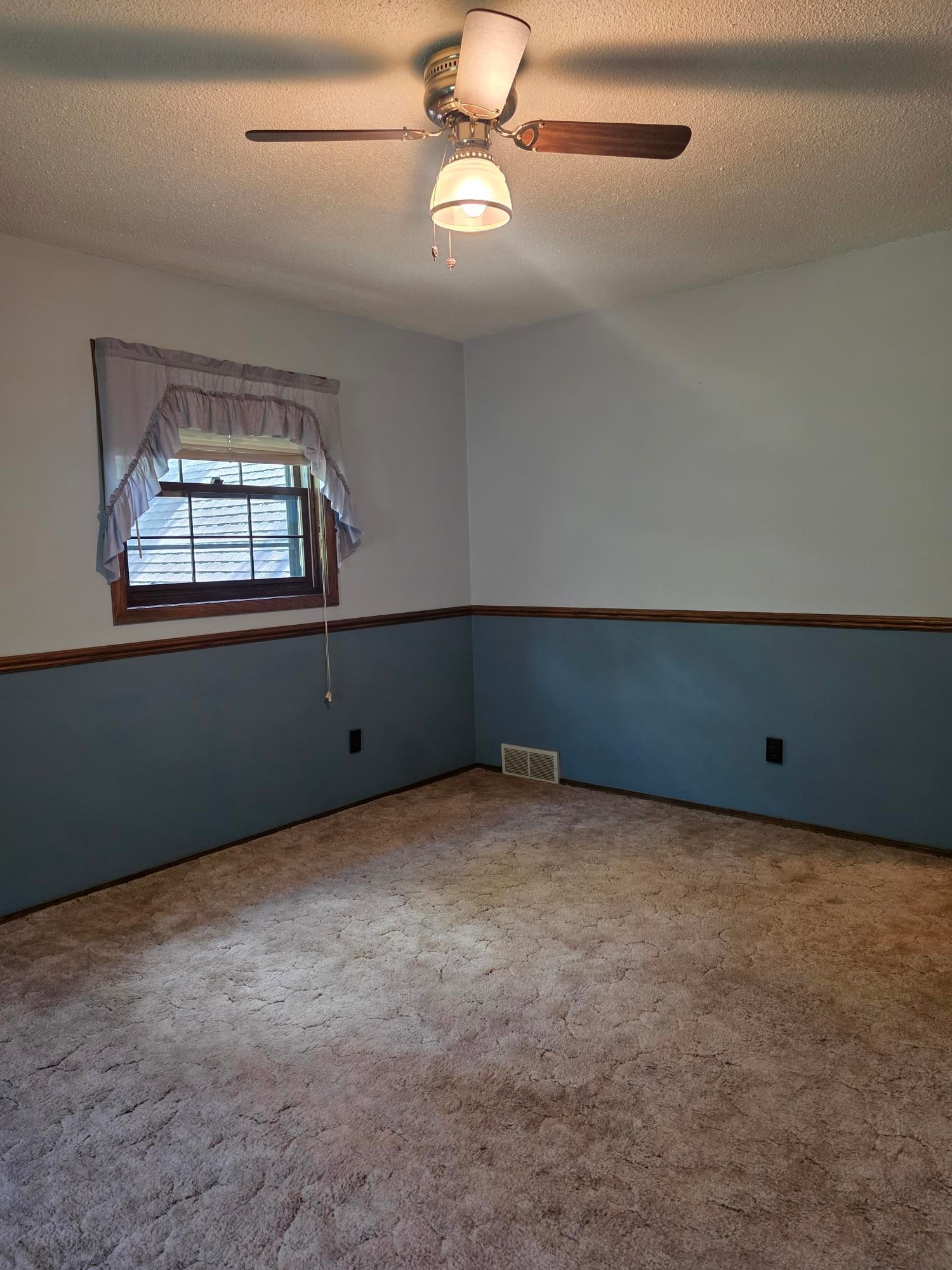 8531 LAKE ROAD, Wisconsin Rapids, Wisconsin 54494, 3 Bedrooms Bedrooms, ,2 BathroomsBathrooms,Residential,For Sale,8531 LAKE ROAD,22604189