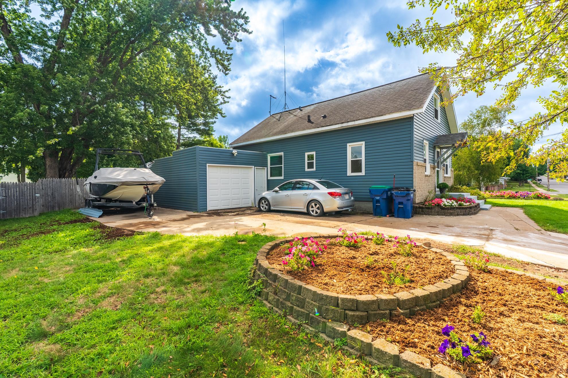 1729 N 3RD AVENUE, Wausau, Wisconsin 54401-1901, 4 Bedrooms Bedrooms, ,1 BathroomBathrooms,Residential,For Sale,1729 N 3RD AVENUE,22604193