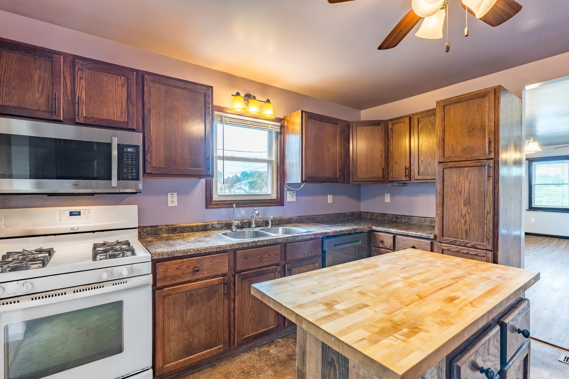 1729 N 3RD AVENUE, Wausau, Wisconsin 54401-1901, 4 Bedrooms Bedrooms, ,1 BathroomBathrooms,Residential,For Sale,1729 N 3RD AVENUE,22604193