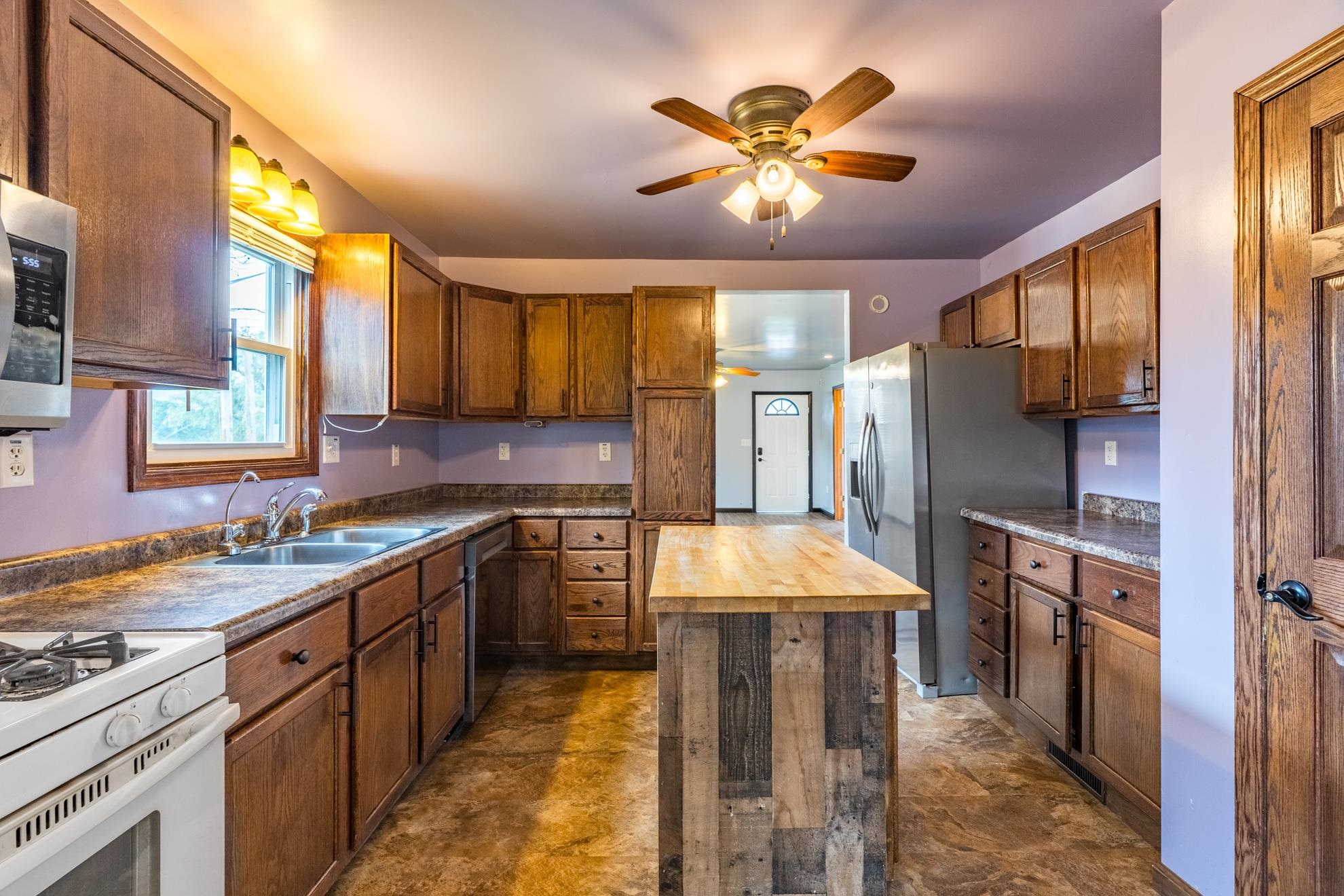 1729 N 3RD AVENUE, Wausau, Wisconsin 54401-1901, 4 Bedrooms Bedrooms, ,1 BathroomBathrooms,Residential,For Sale,1729 N 3RD AVENUE,22604193