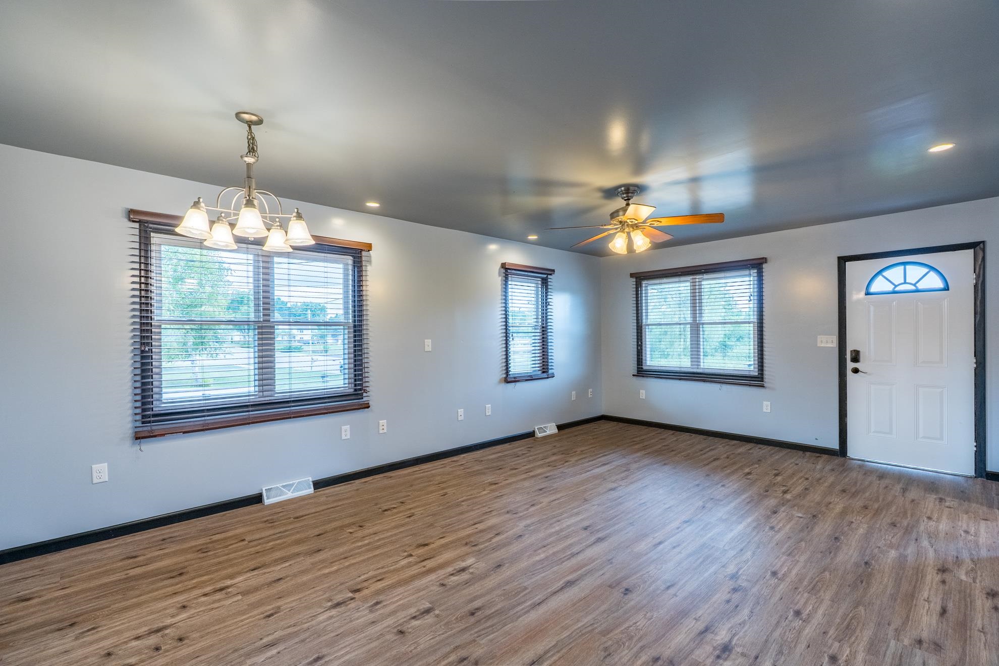 1729 N 3RD AVENUE, Wausau, Wisconsin 54401-1901, 4 Bedrooms Bedrooms, ,1 BathroomBathrooms,Residential,For Sale,1729 N 3RD AVENUE,22604193