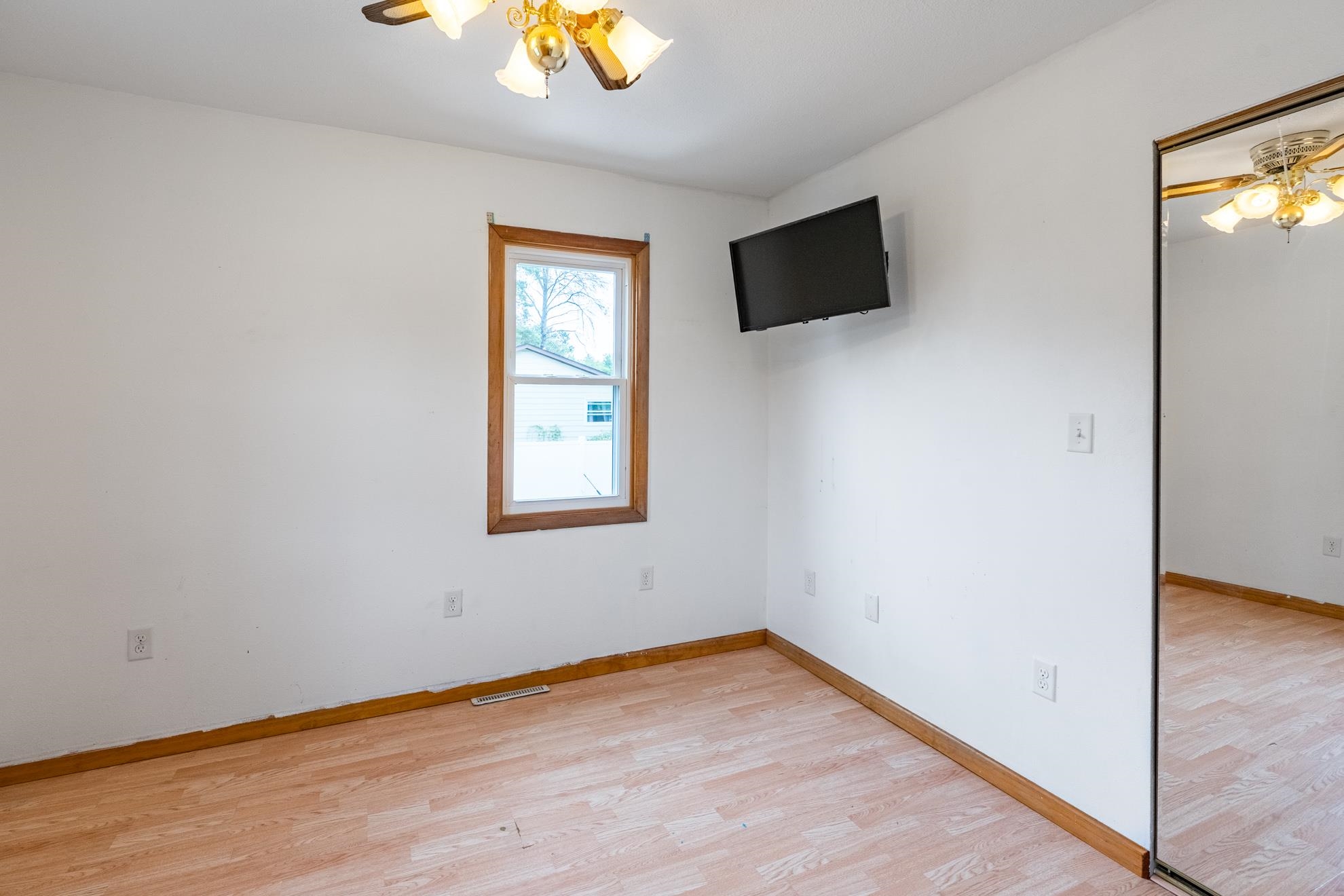 1729 N 3RD AVENUE, Wausau, Wisconsin 54401-1901, 4 Bedrooms Bedrooms, ,1 BathroomBathrooms,Residential,For Sale,1729 N 3RD AVENUE,22604193