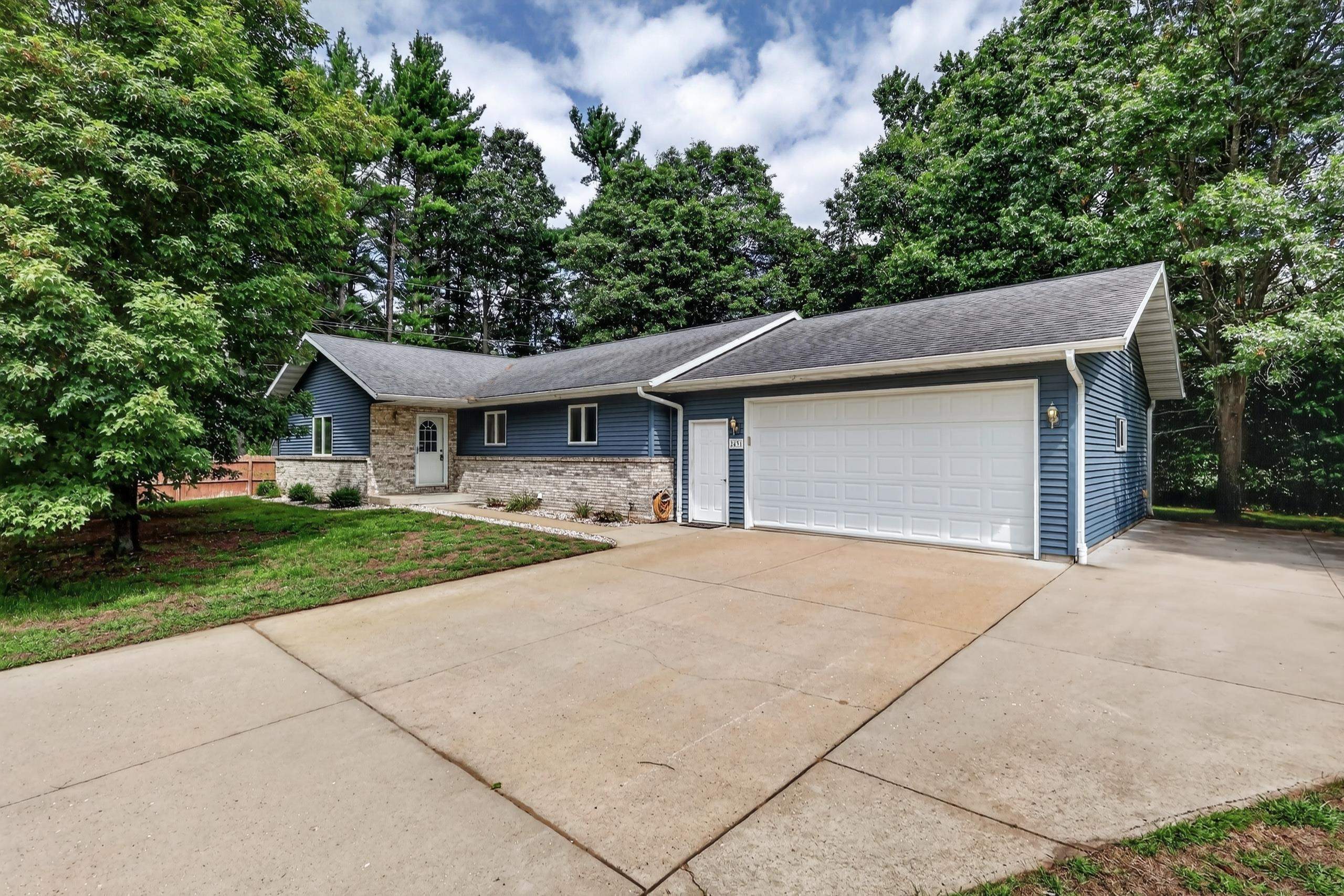 2431 77TH STREET SOUTH, Wisconsin Rapids, Wisconsin 54494, 4 Bedrooms Bedrooms, ,3 BathroomsBathrooms,Residential,For Sale,2431 77TH STREET SOUTH,22604197