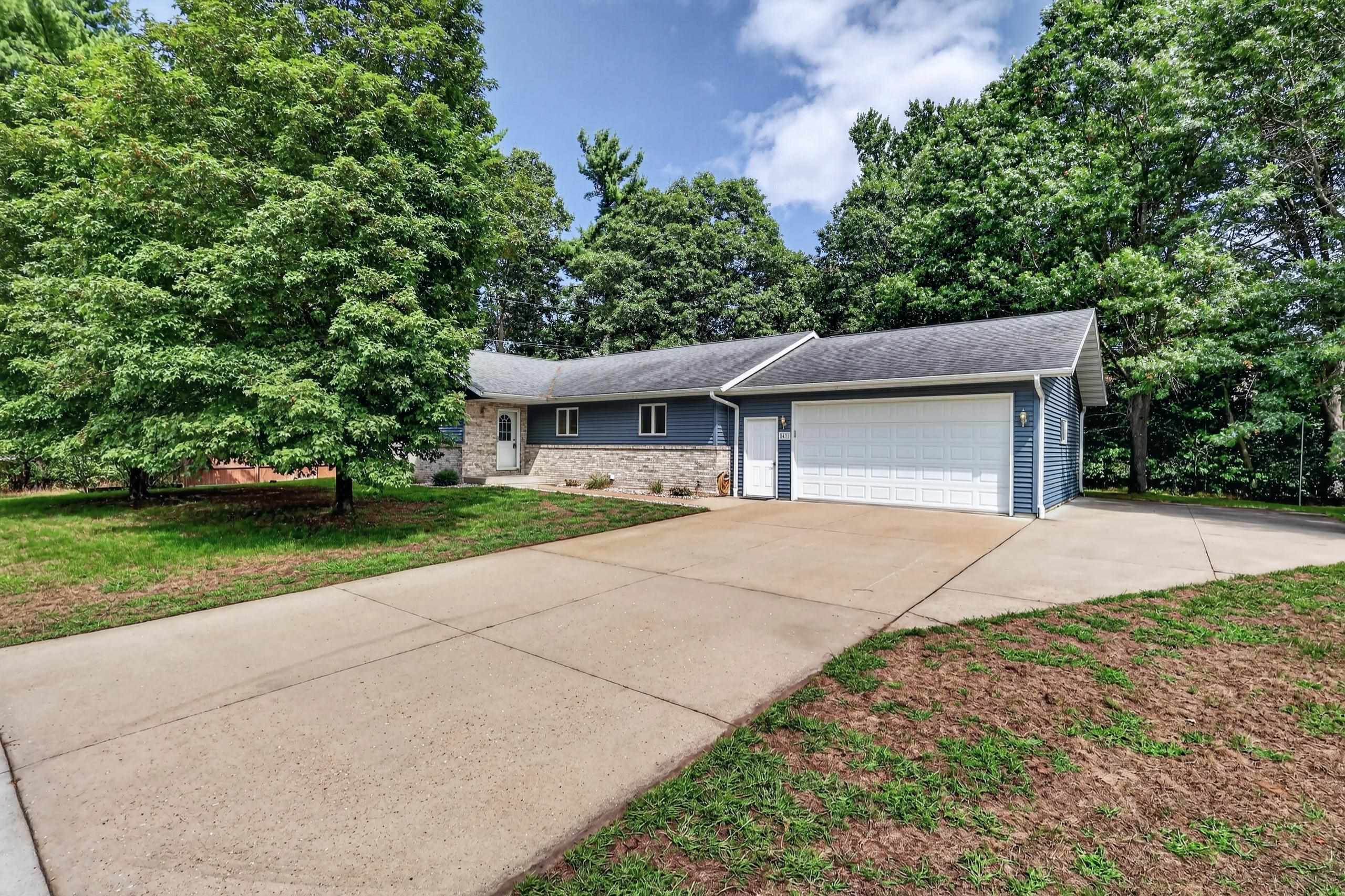 2431 77TH STREET SOUTH, Wisconsin Rapids, Wisconsin 54494, 4 Bedrooms Bedrooms, ,3 BathroomsBathrooms,Residential,For Sale,2431 77TH STREET SOUTH,22604197