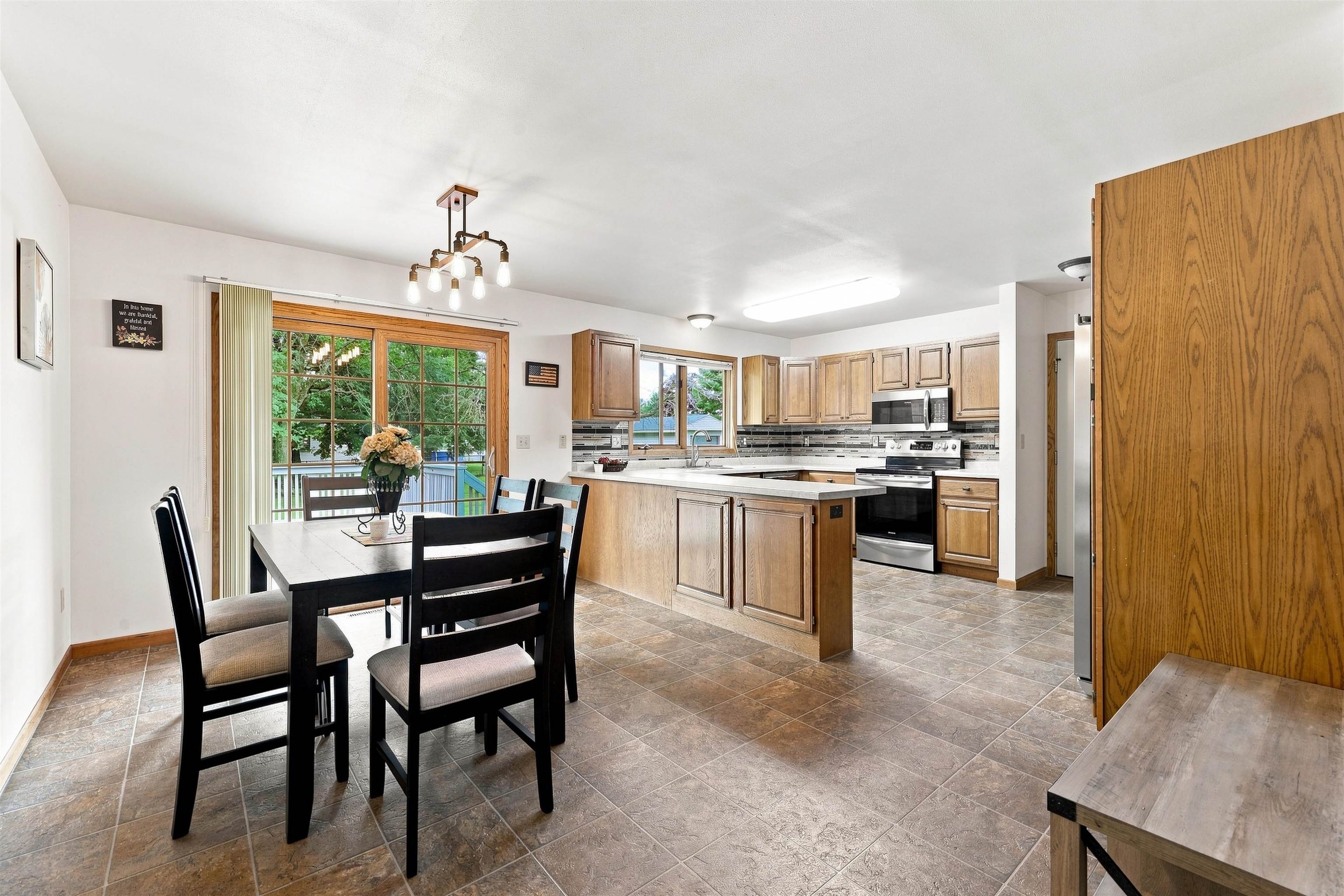 2641 PORTER ROAD, Plover, Wisconsin 54467, 3 Bedrooms Bedrooms, ,2 BathroomsBathrooms,Residential,For Sale,2641 PORTER ROAD,22604205