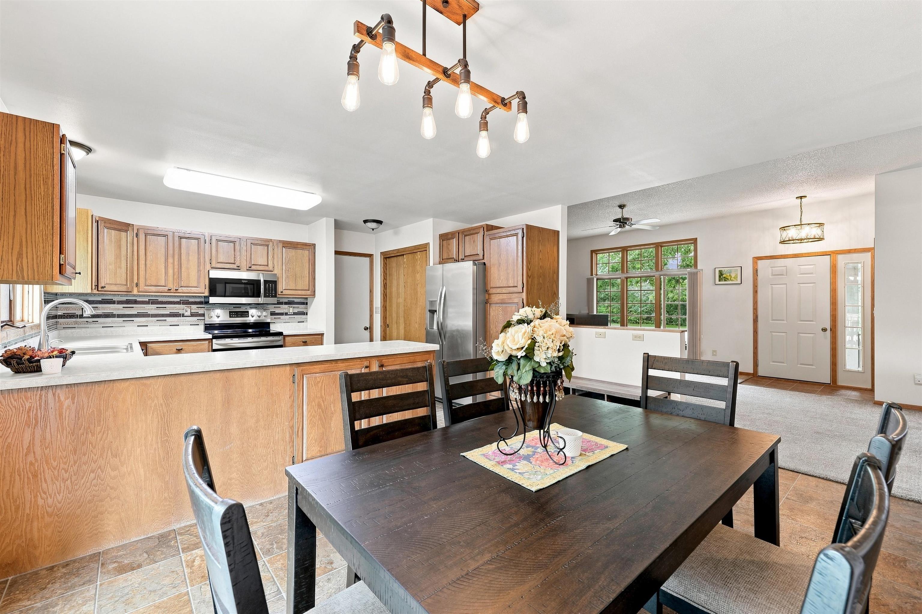 2641 PORTER ROAD, Plover, Wisconsin 54467, 3 Bedrooms Bedrooms, ,2 BathroomsBathrooms,Residential,For Sale,2641 PORTER ROAD,22604205