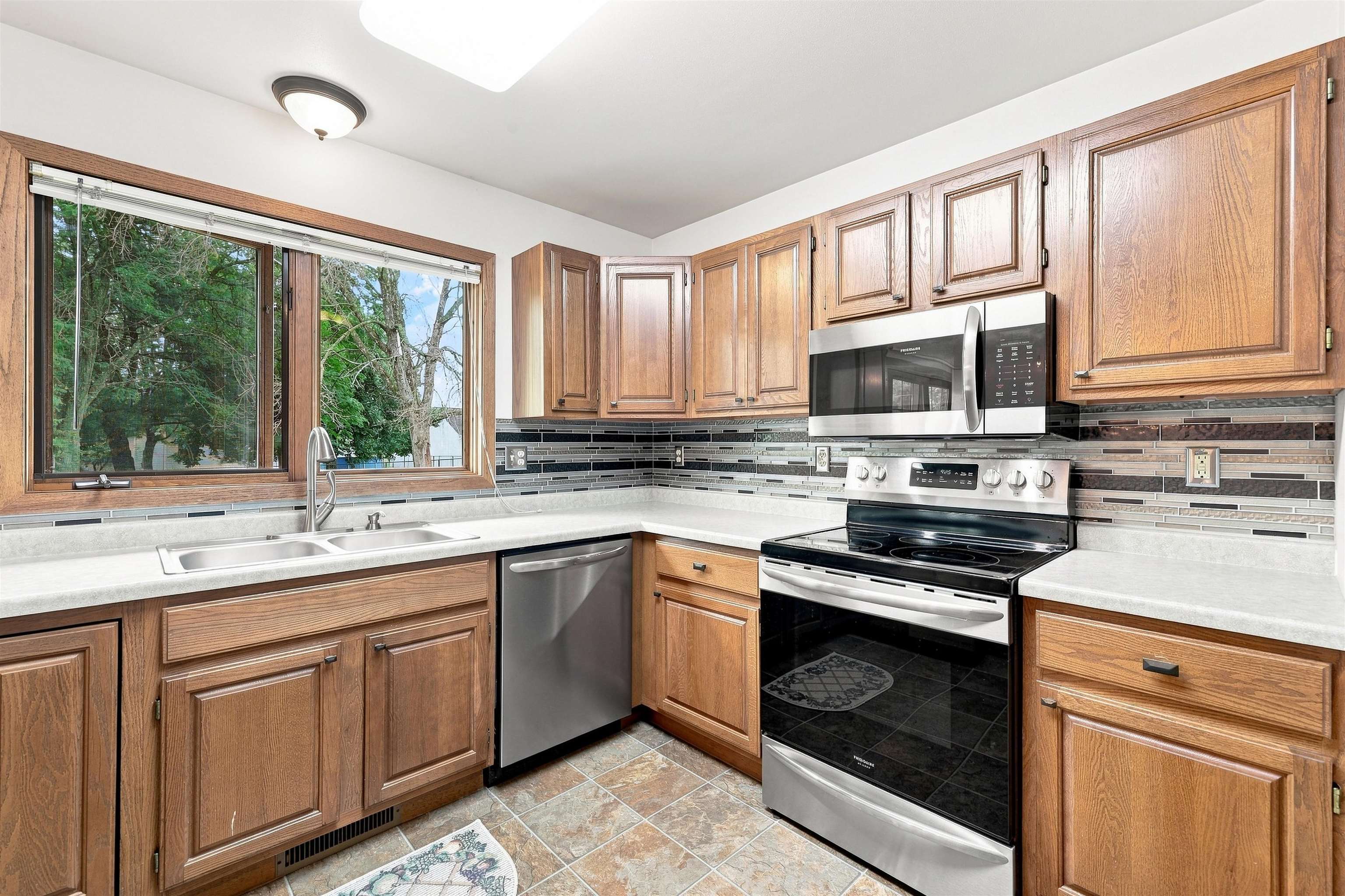 2641 PORTER ROAD, Plover, Wisconsin 54467, 3 Bedrooms Bedrooms, ,2 BathroomsBathrooms,Residential,For Sale,2641 PORTER ROAD,22604205