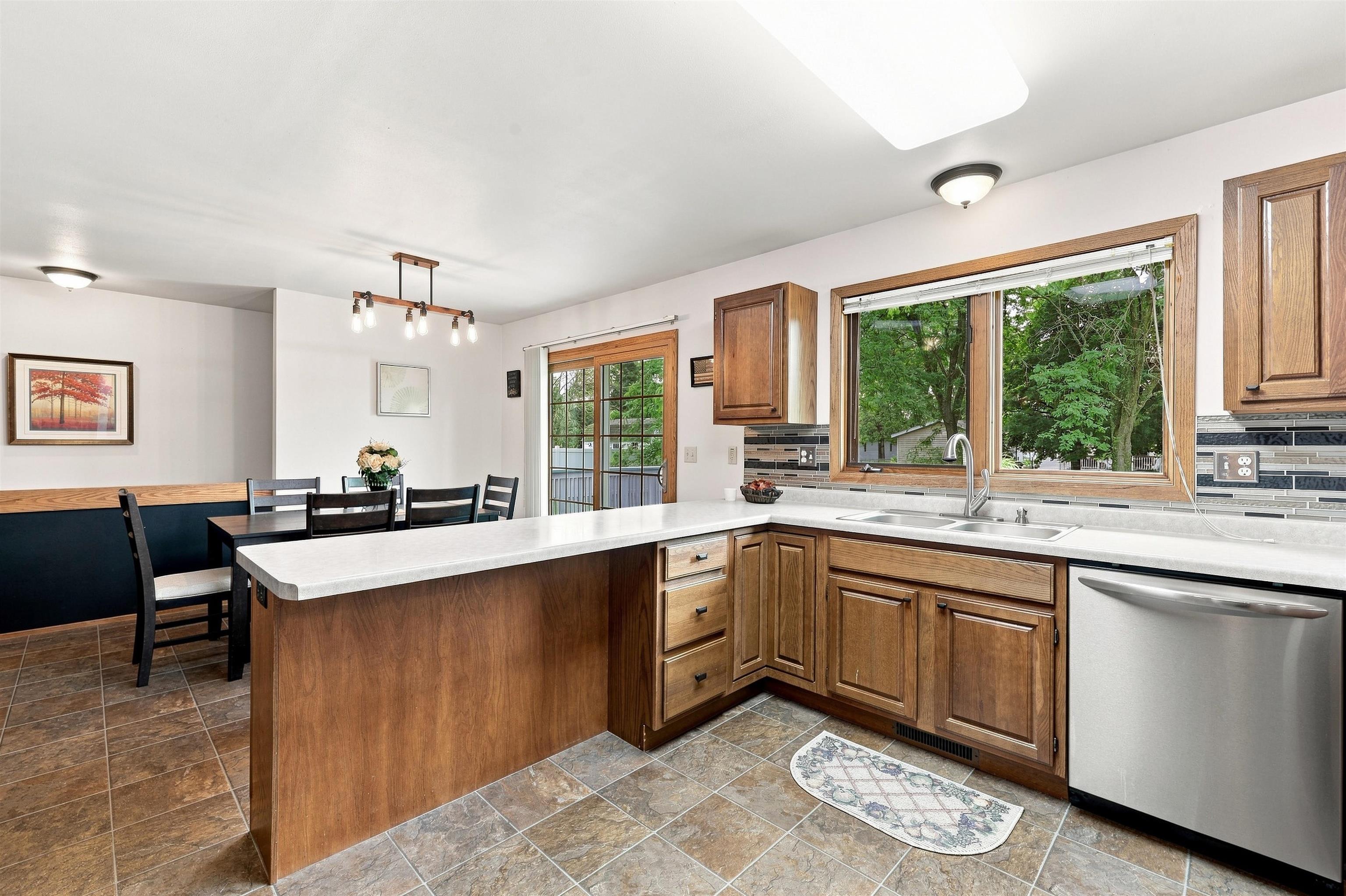 2641 PORTER ROAD, Plover, Wisconsin 54467, 3 Bedrooms Bedrooms, ,2 BathroomsBathrooms,Residential,For Sale,2641 PORTER ROAD,22604205