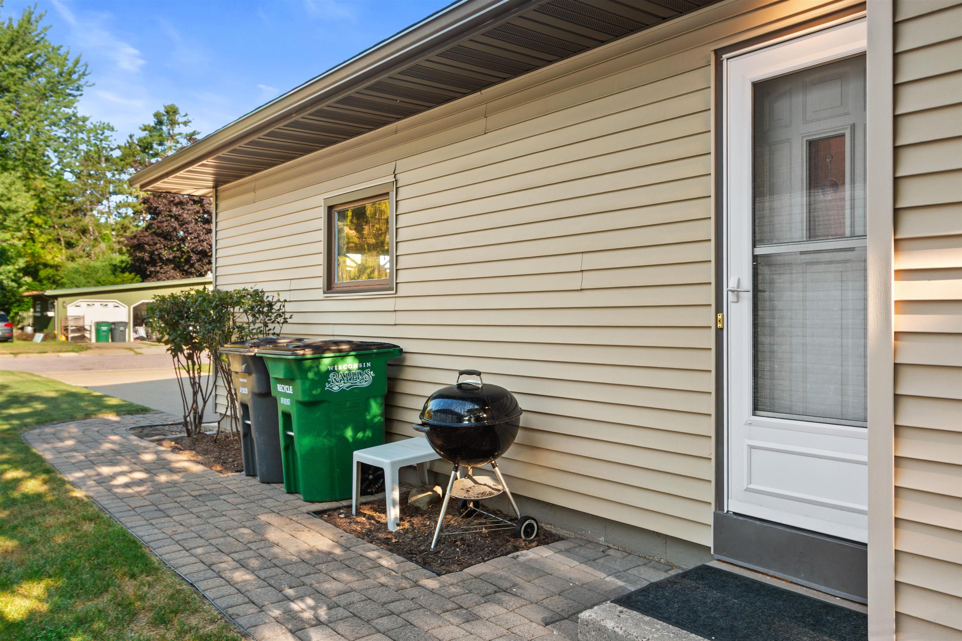 321 19TH STREET S, Wisconsin Rapids, Wisconsin 54494, 3 Bedrooms Bedrooms, ,2 BathroomsBathrooms,Residential,For Sale,321 19TH STREET S,22604207