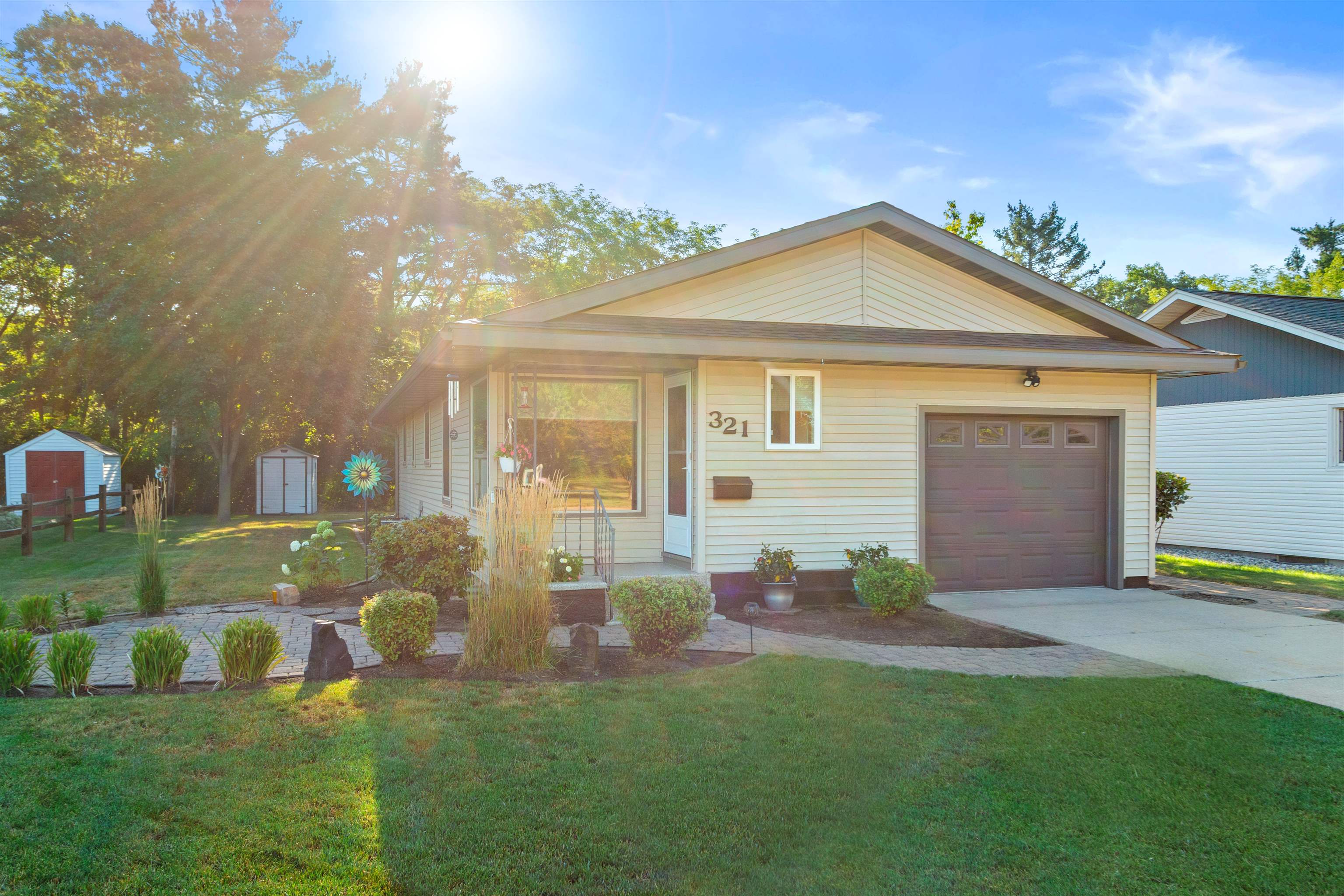 321 19TH STREET S, Wisconsin Rapids, Wisconsin 54494, 3 Bedrooms Bedrooms, ,2 BathroomsBathrooms,Residential,For Sale,321 19TH STREET S,22604207