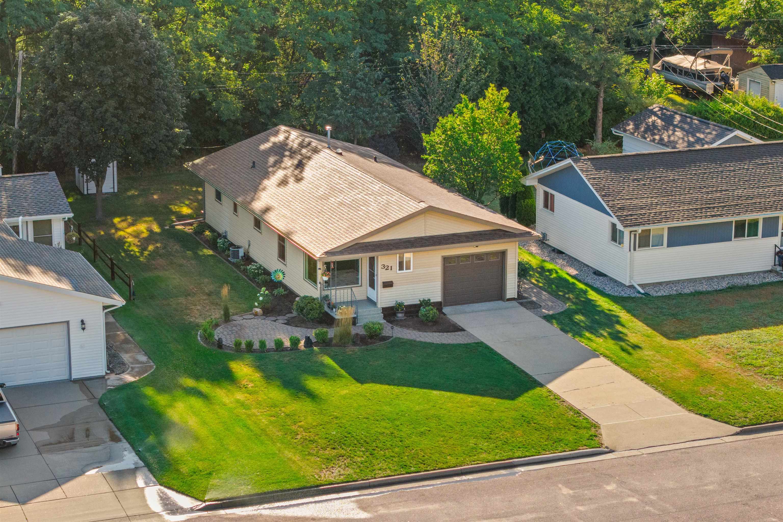 321 19TH STREET S, Wisconsin Rapids, Wisconsin 54494, 3 Bedrooms Bedrooms, ,2 BathroomsBathrooms,Residential,For Sale,321 19TH STREET S,22604207