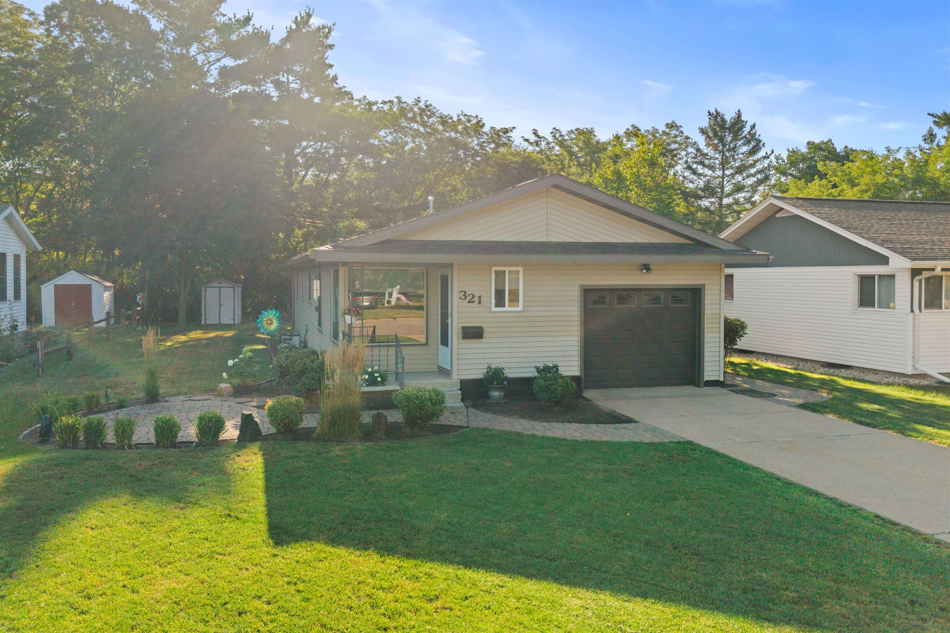 321 19TH STREET S, Wisconsin Rapids, Wisconsin 54494, 3 Bedrooms Bedrooms, ,2 BathroomsBathrooms,Residential,For Sale,321 19TH STREET S,22604207