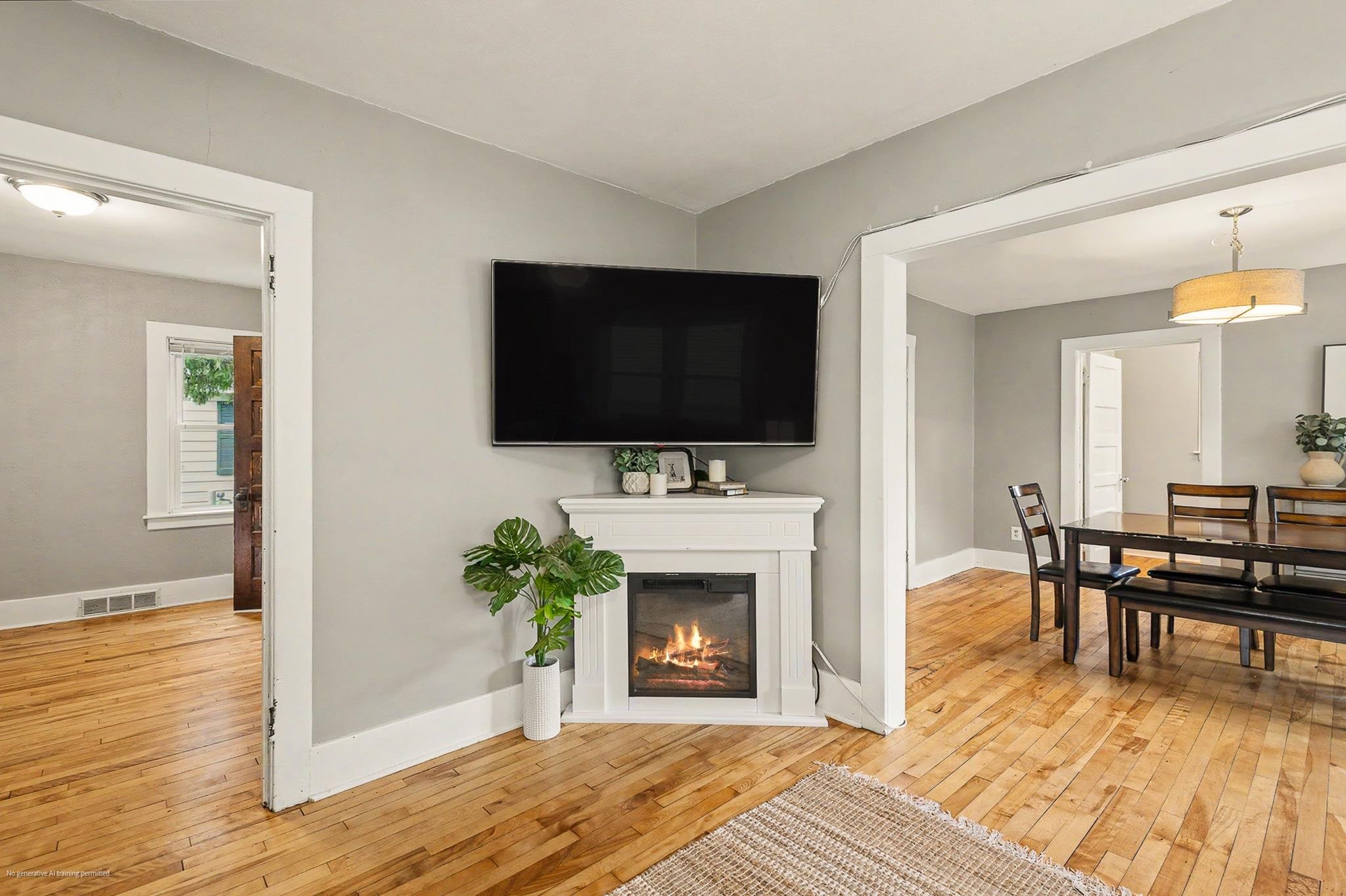 809 ILLINOIS AVENUE, Stevens Point, Wisconsin 54481, 3 Bedrooms Bedrooms, ,2 BathroomsBathrooms,Residential,For Sale,809 ILLINOIS AVENUE,22604208