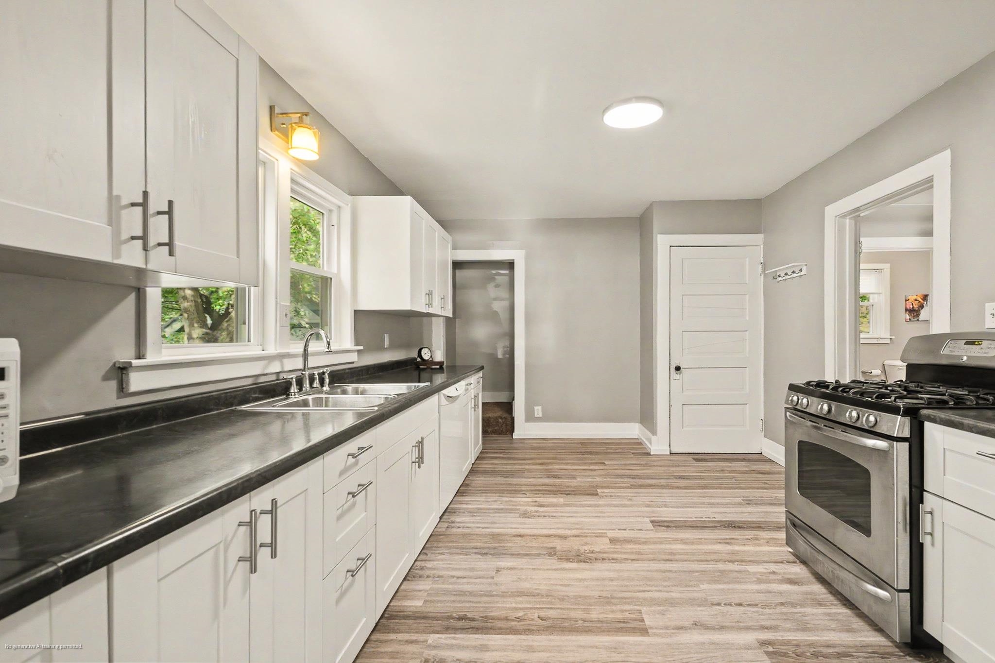 809 ILLINOIS AVENUE, Stevens Point, Wisconsin 54481, 3 Bedrooms Bedrooms, ,2 BathroomsBathrooms,Residential,For Sale,809 ILLINOIS AVENUE,22604208