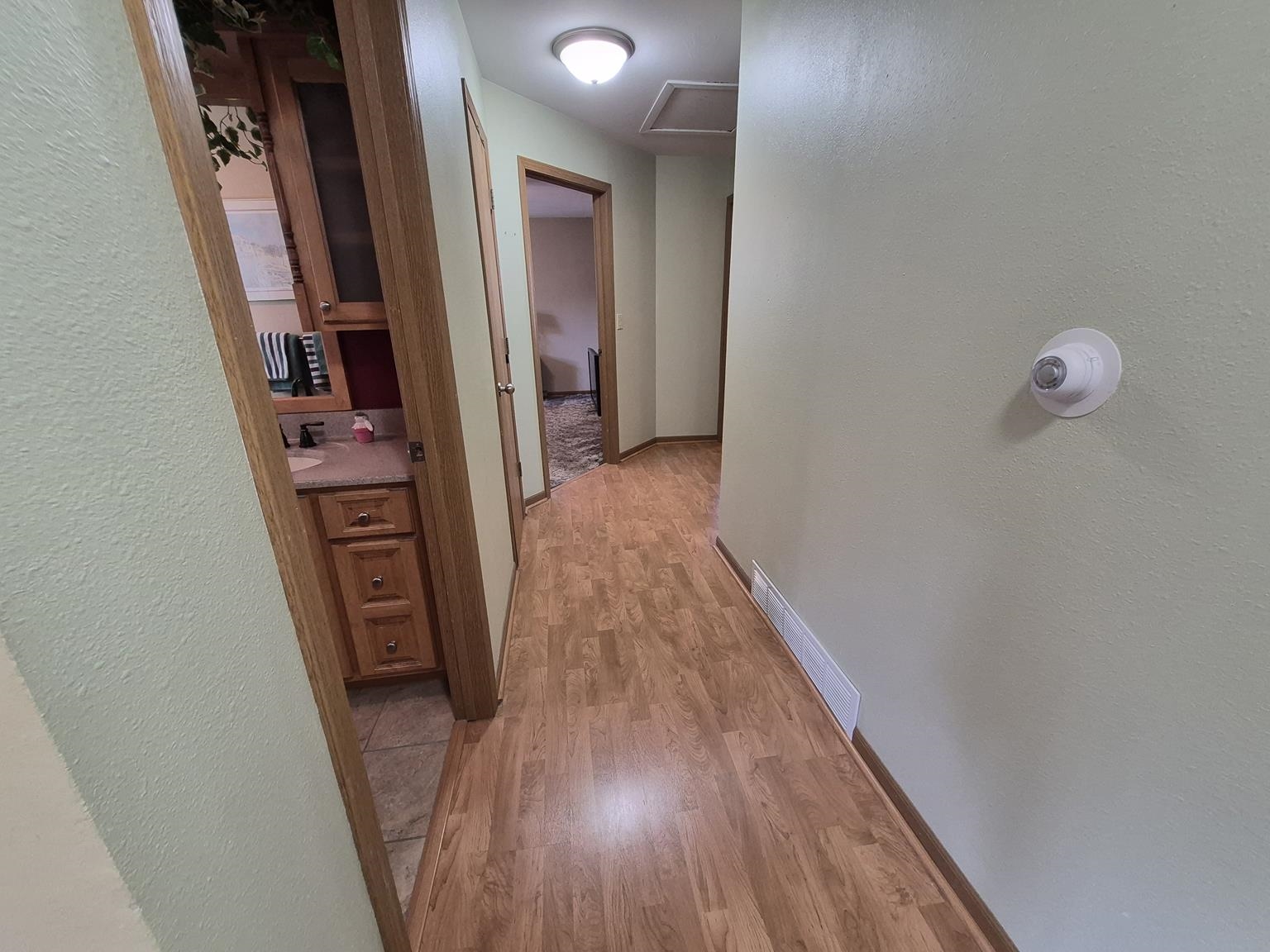 1700 S WASHINGTON AVENUE, Marshfield, Wisconsin 54449, 3 Bedrooms Bedrooms, ,1 BathroomBathrooms,Residential,For Sale,1700 S WASHINGTON AVENUE,22604209
