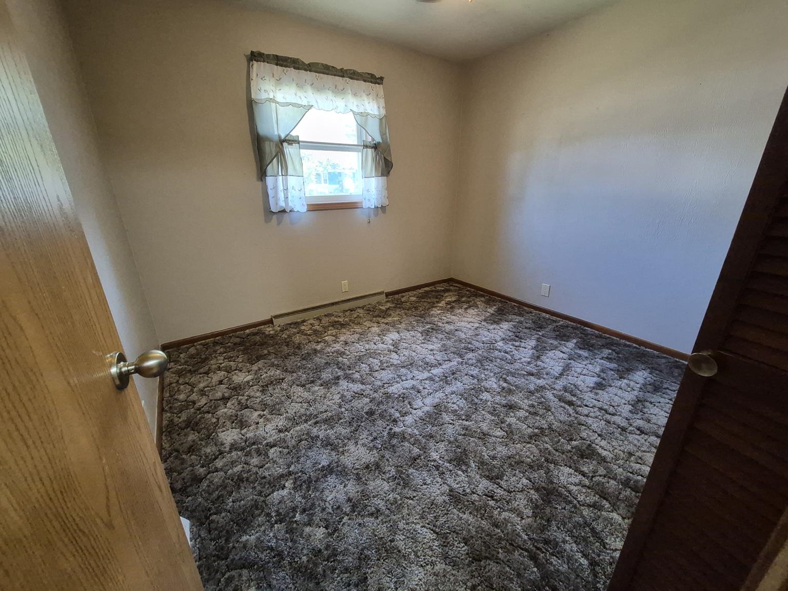 1700 S WASHINGTON AVENUE, Marshfield, Wisconsin 54449, 3 Bedrooms Bedrooms, ,1 BathroomBathrooms,Residential,For Sale,1700 S WASHINGTON AVENUE,22604209