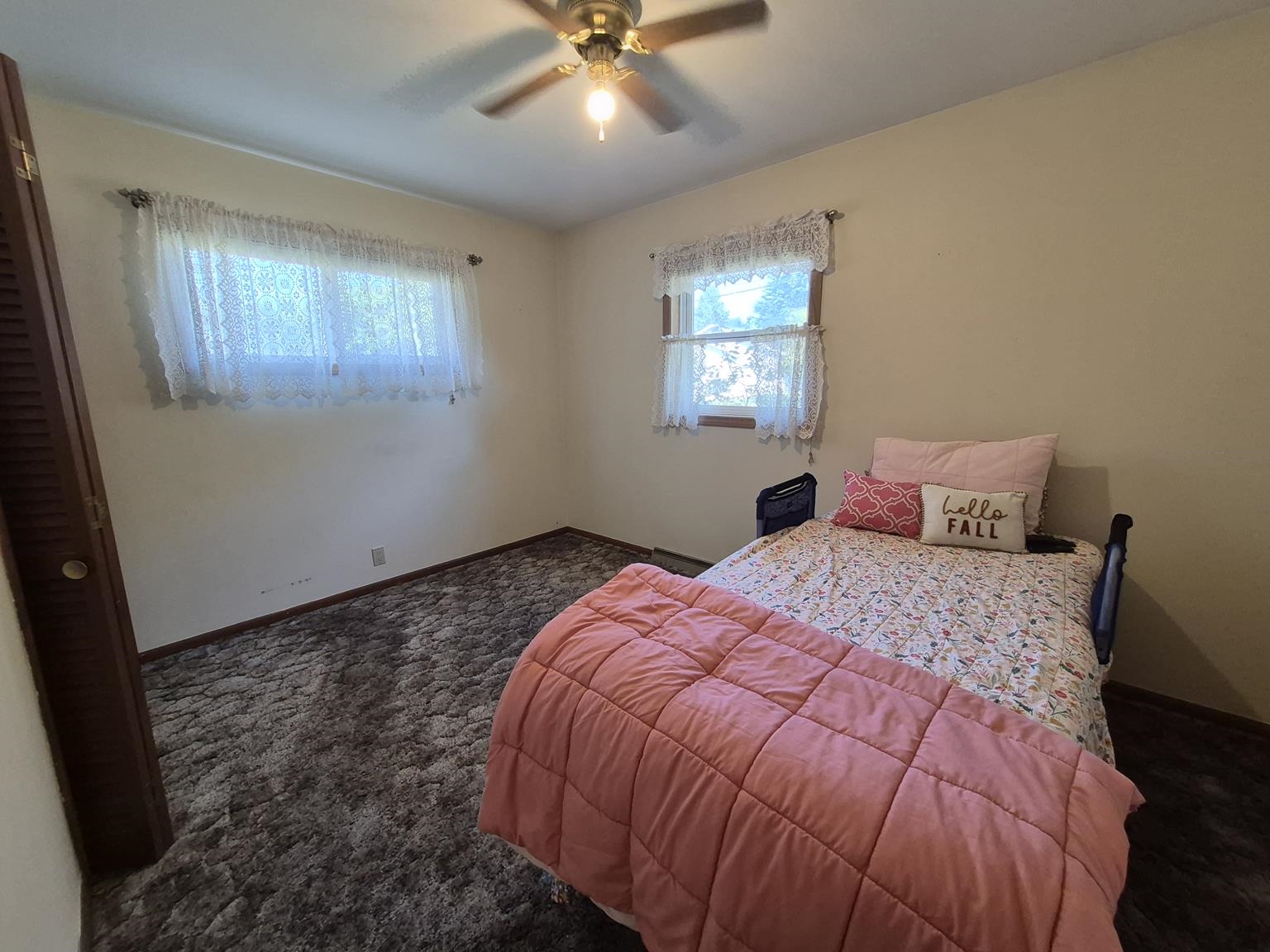 1700 S WASHINGTON AVENUE, Marshfield, Wisconsin 54449, 3 Bedrooms Bedrooms, ,1 BathroomBathrooms,Residential,For Sale,1700 S WASHINGTON AVENUE,22604209