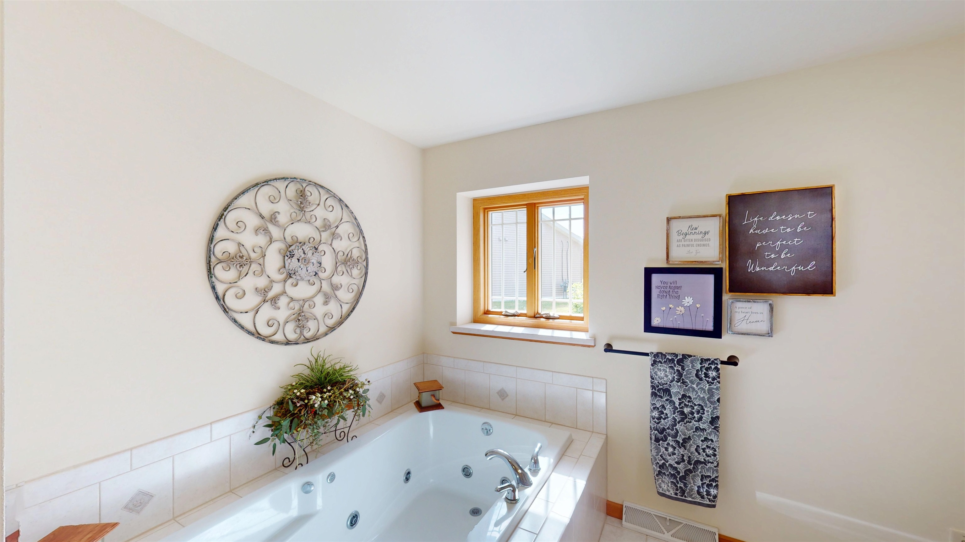1807 SAVANNAH CIRCLE, Marshfield, Wisconsin 54449, 2 Bedrooms Bedrooms, ,2 BathroomsBathrooms,Residential,For Sale,1807 SAVANNAH CIRCLE,22604210