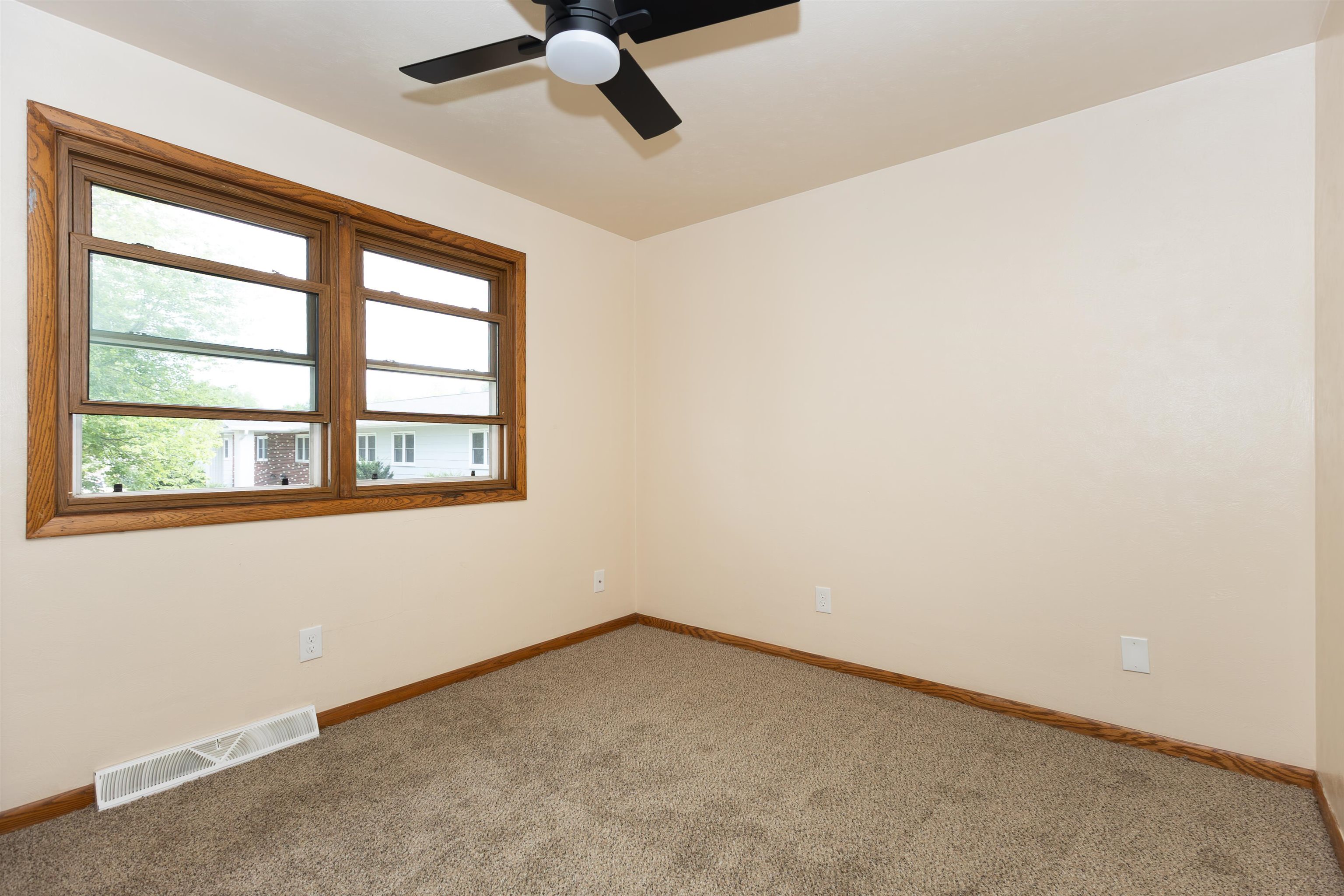 1420 21ST AVENUE SOUTH, Wisconsin Rapids, Wisconsin 54495, 2 Bedrooms Bedrooms, 18 Rooms Rooms,1 BathroomBathrooms,Residential,For Sale,1420 21ST AVENUE SOUTH,22604212
