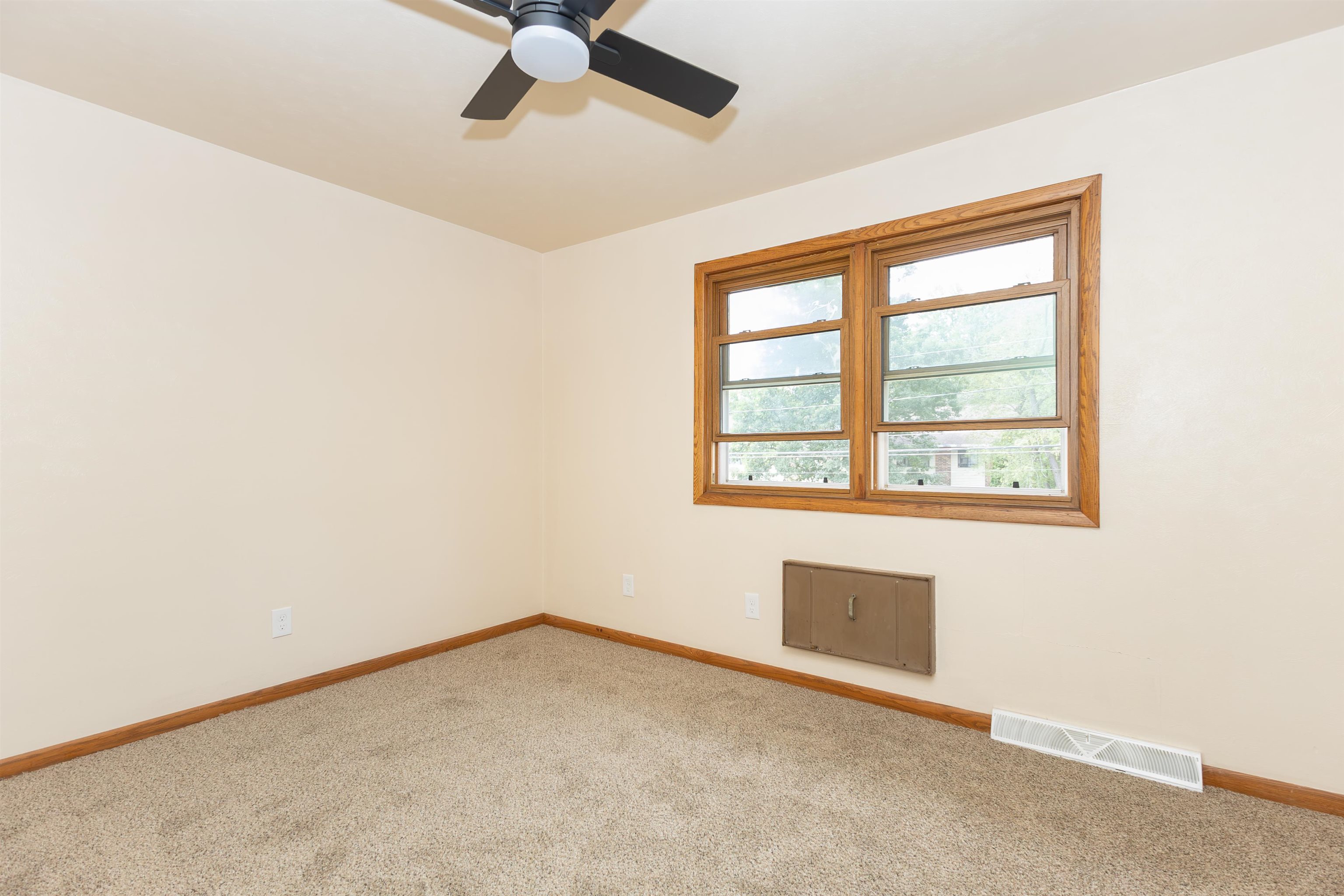 1420 21ST AVENUE SOUTH, Wisconsin Rapids, Wisconsin 54495, 2 Bedrooms Bedrooms, 18 Rooms Rooms,1 BathroomBathrooms,Residential,For Sale,1420 21ST AVENUE SOUTH,22604212