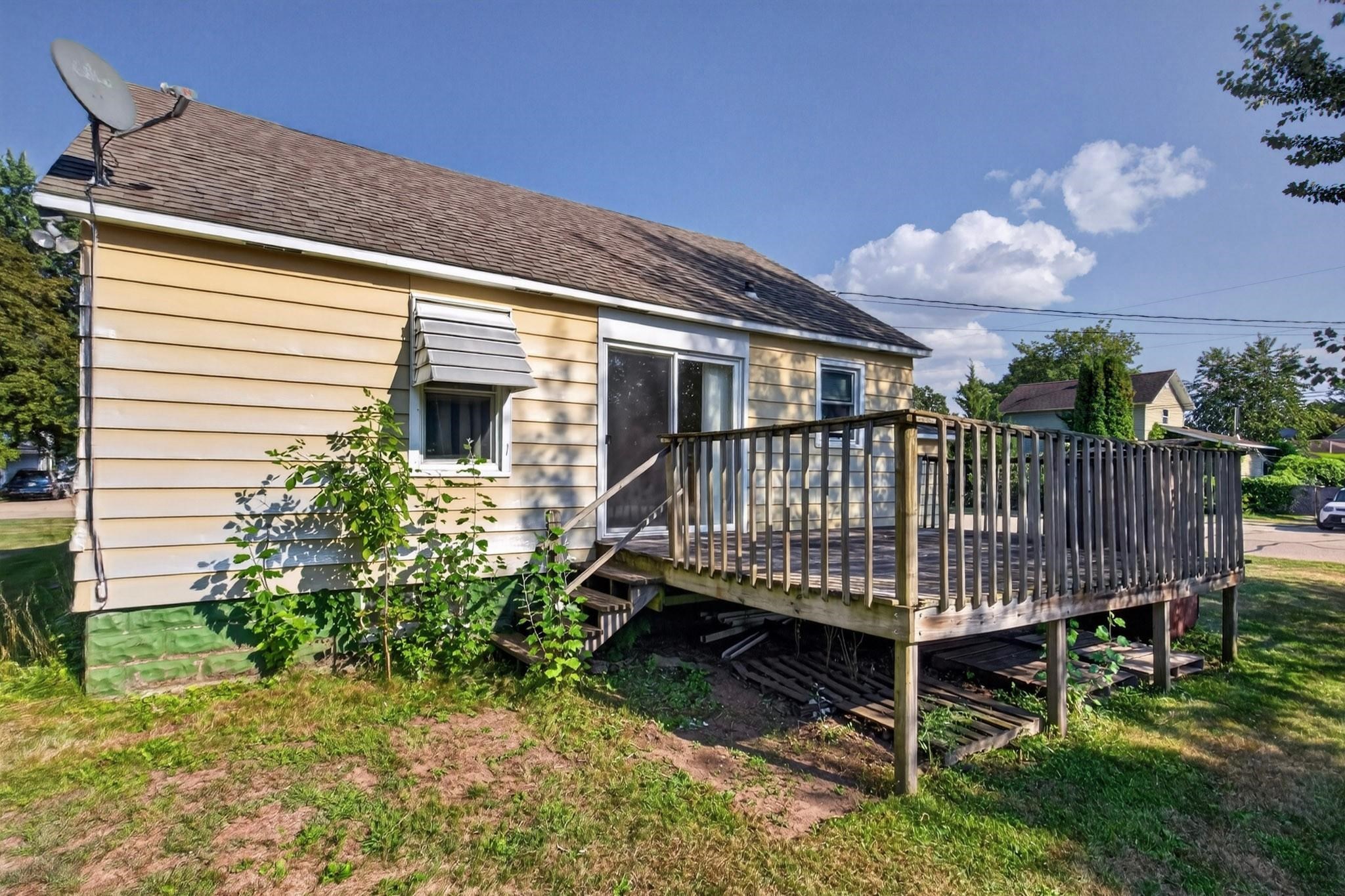 1011 11TH AVENUE NORTH, Wisconsin Rapids, Wisconsin 54495, 3 Bedrooms Bedrooms, ,1 BathroomBathrooms,Residential,For Sale,1011 11TH AVENUE NORTH,22604216