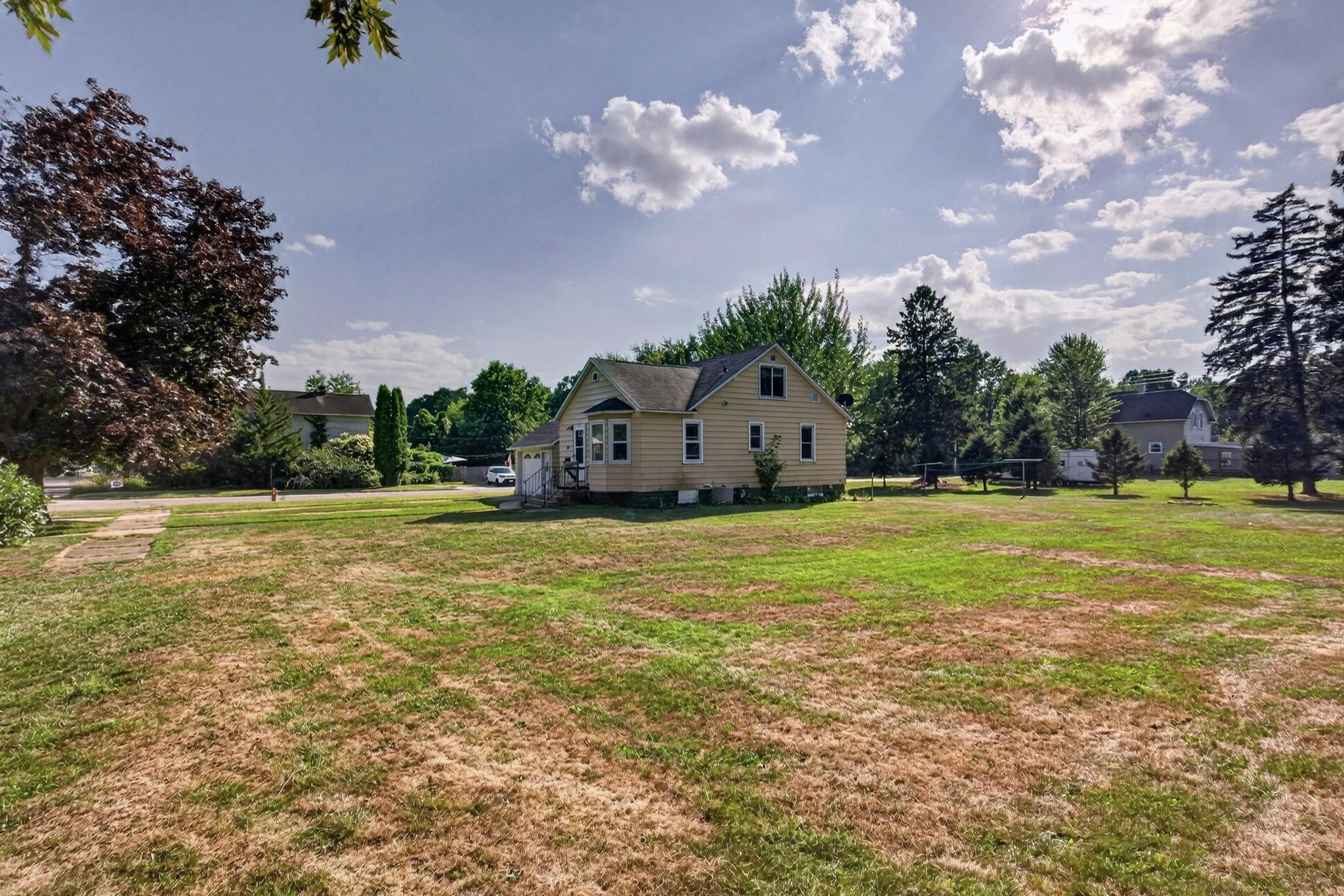 1011 11TH AVENUE NORTH, Wisconsin Rapids, Wisconsin 54495, 3 Bedrooms Bedrooms, ,1 BathroomBathrooms,Residential,For Sale,1011 11TH AVENUE NORTH,22604216
