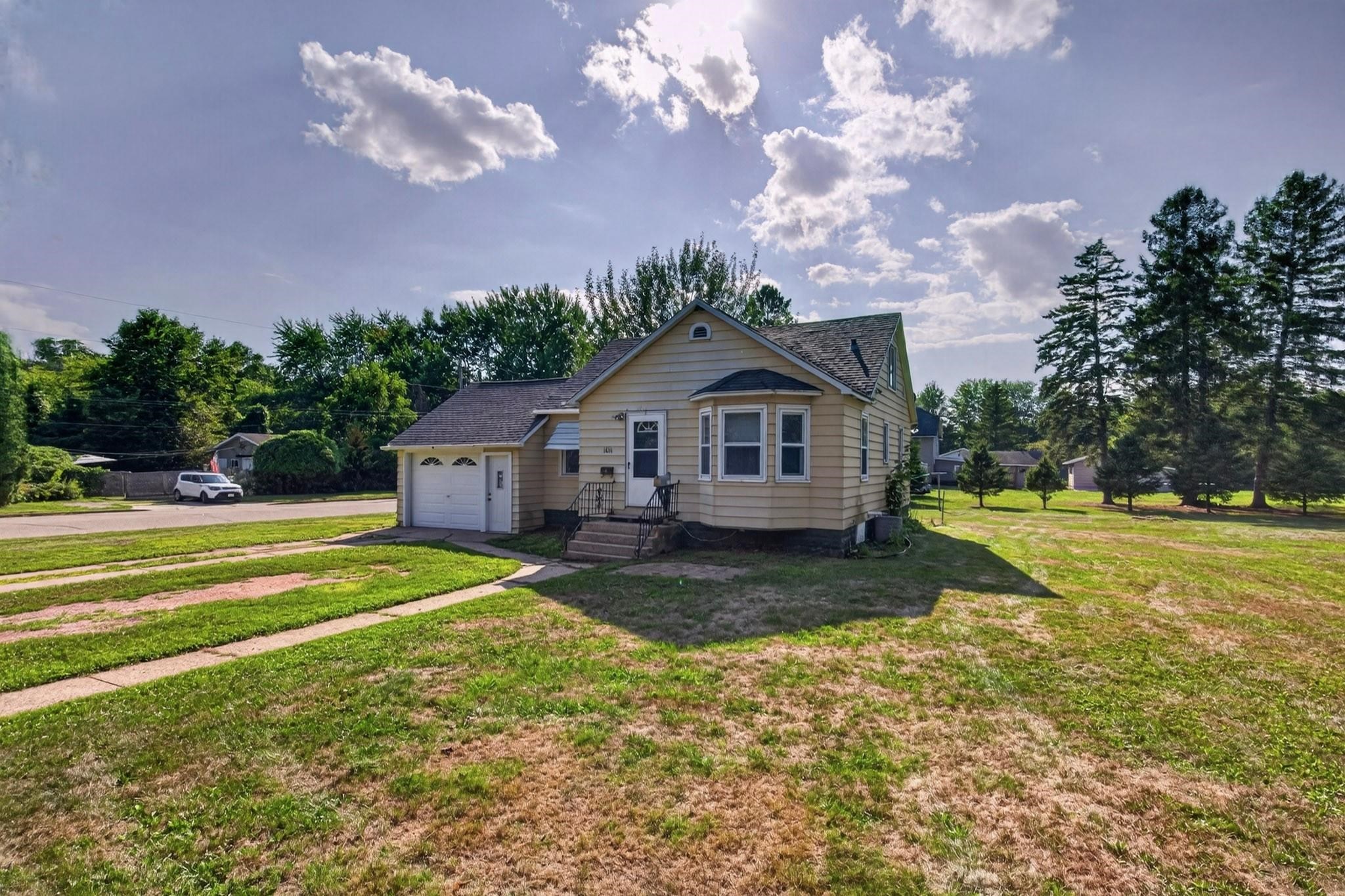 1011 11TH AVENUE NORTH, Wisconsin Rapids, Wisconsin 54495, 3 Bedrooms Bedrooms, ,1 BathroomBathrooms,Residential,For Sale,1011 11TH AVENUE NORTH,22604216