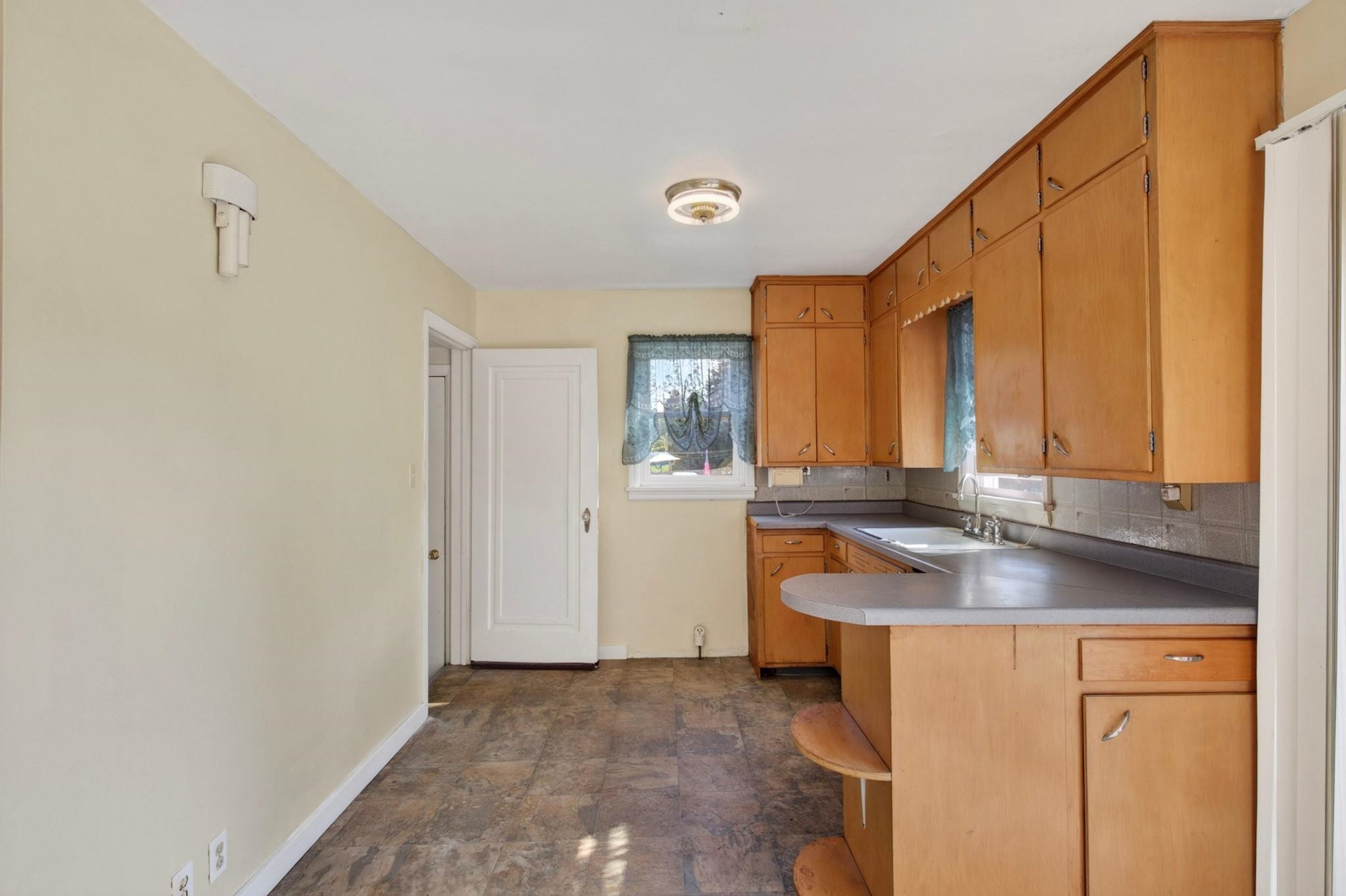 1011 11TH AVENUE NORTH, Wisconsin Rapids, Wisconsin 54495, 3 Bedrooms Bedrooms, ,1 BathroomBathrooms,Residential,For Sale,1011 11TH AVENUE NORTH,22604216