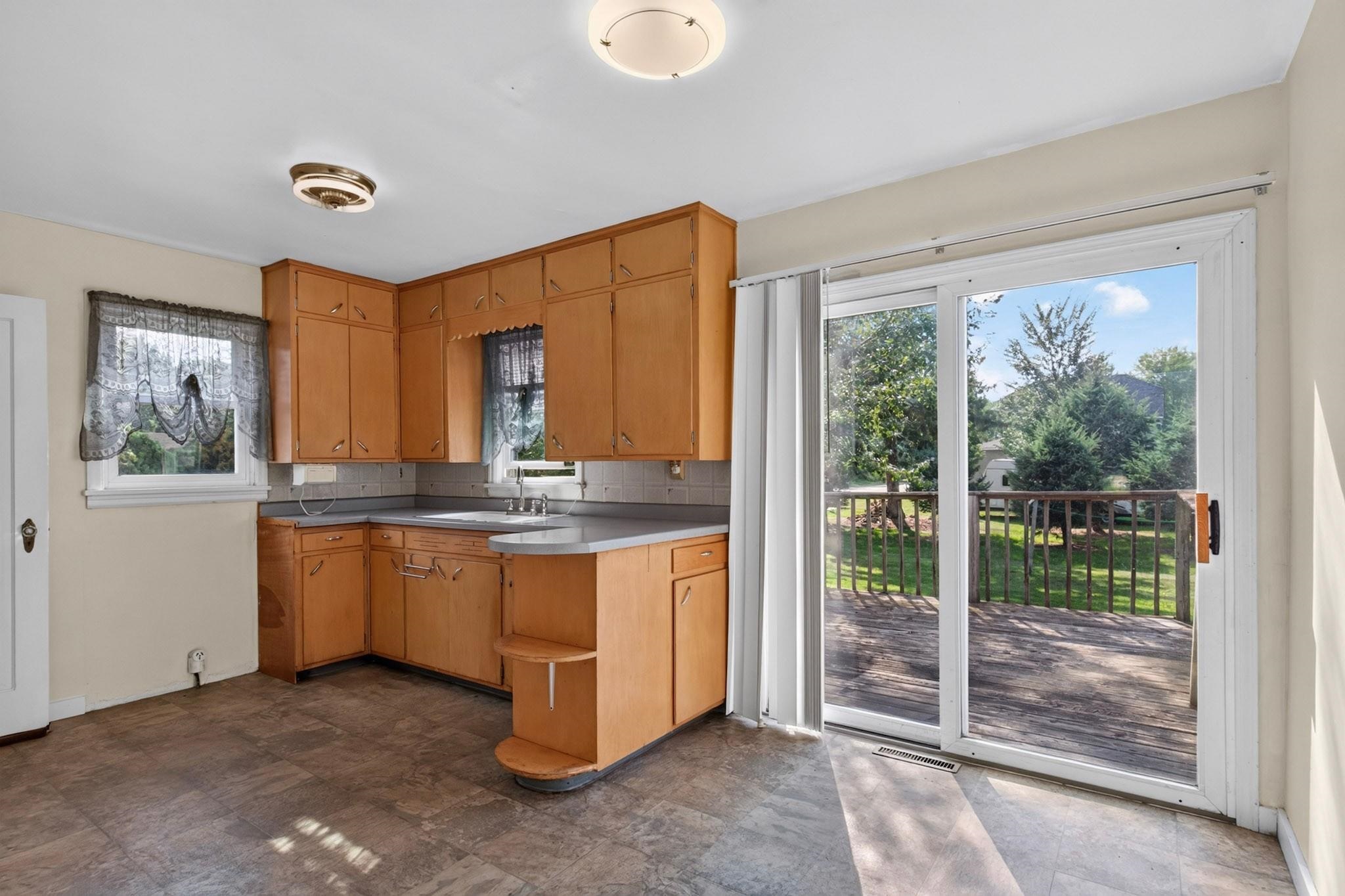 1011 11TH AVENUE NORTH, Wisconsin Rapids, Wisconsin 54495, 3 Bedrooms Bedrooms, ,1 BathroomBathrooms,Residential,For Sale,1011 11TH AVENUE NORTH,22604216