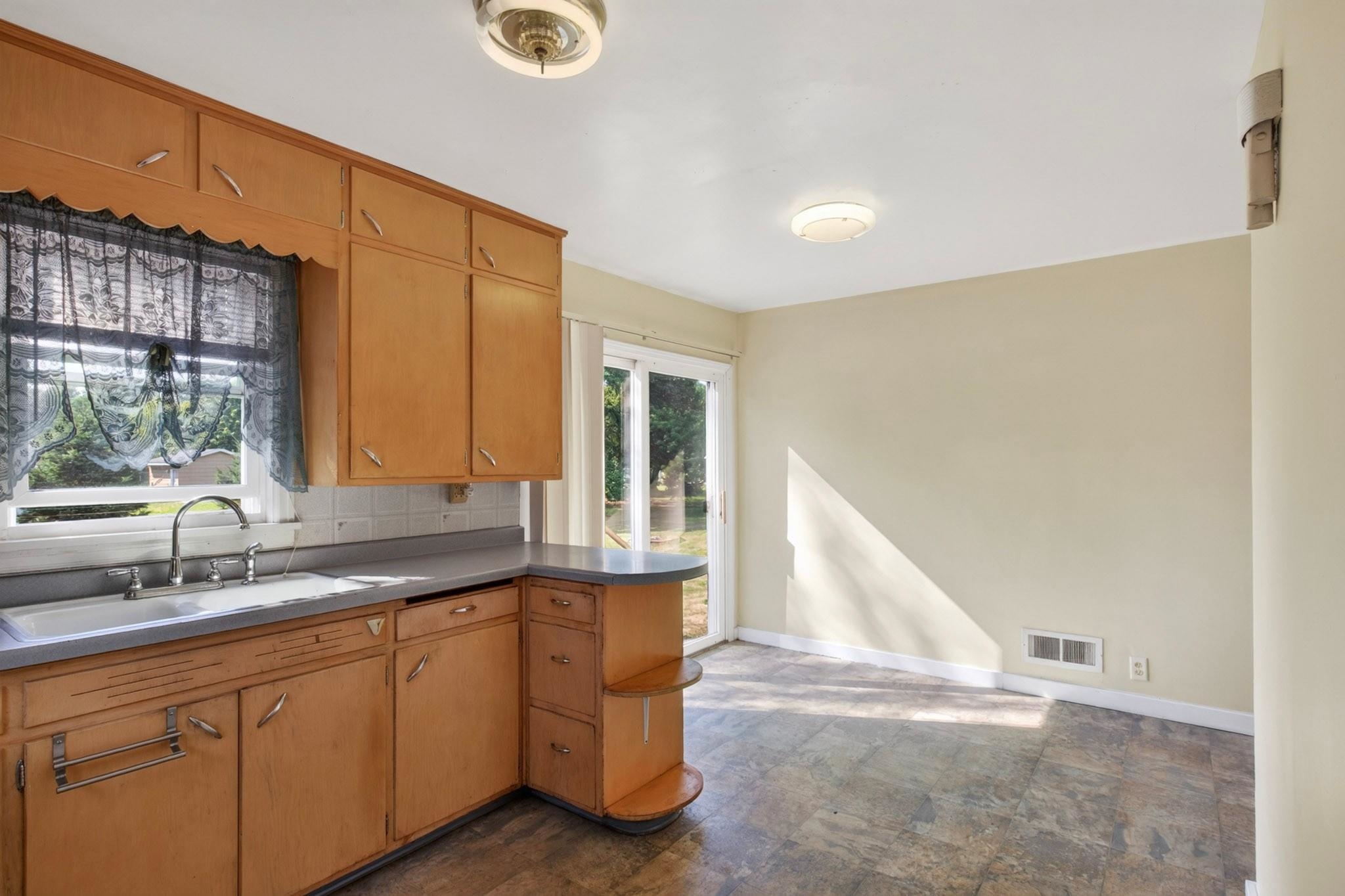 1011 11TH AVENUE NORTH, Wisconsin Rapids, Wisconsin 54495, 3 Bedrooms Bedrooms, ,1 BathroomBathrooms,Residential,For Sale,1011 11TH AVENUE NORTH,22604216