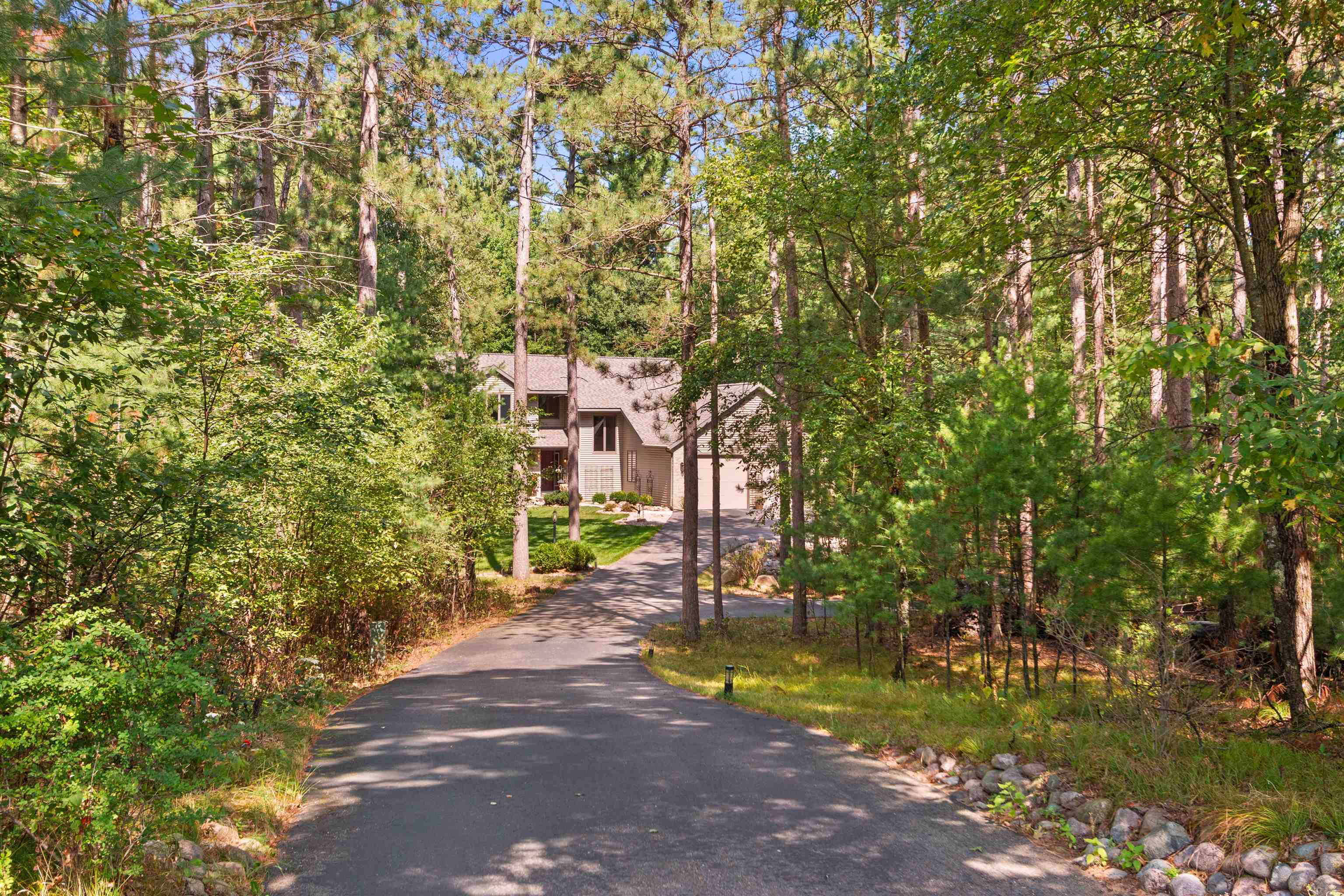 3811 NORTH VALLEY DRIVE, Wisconsin Rapids, Wisconsin 54494, 3 Bedrooms Bedrooms, ,2 BathroomsBathrooms,Residential,For Sale,3811 NORTH VALLEY DRIVE,22604218