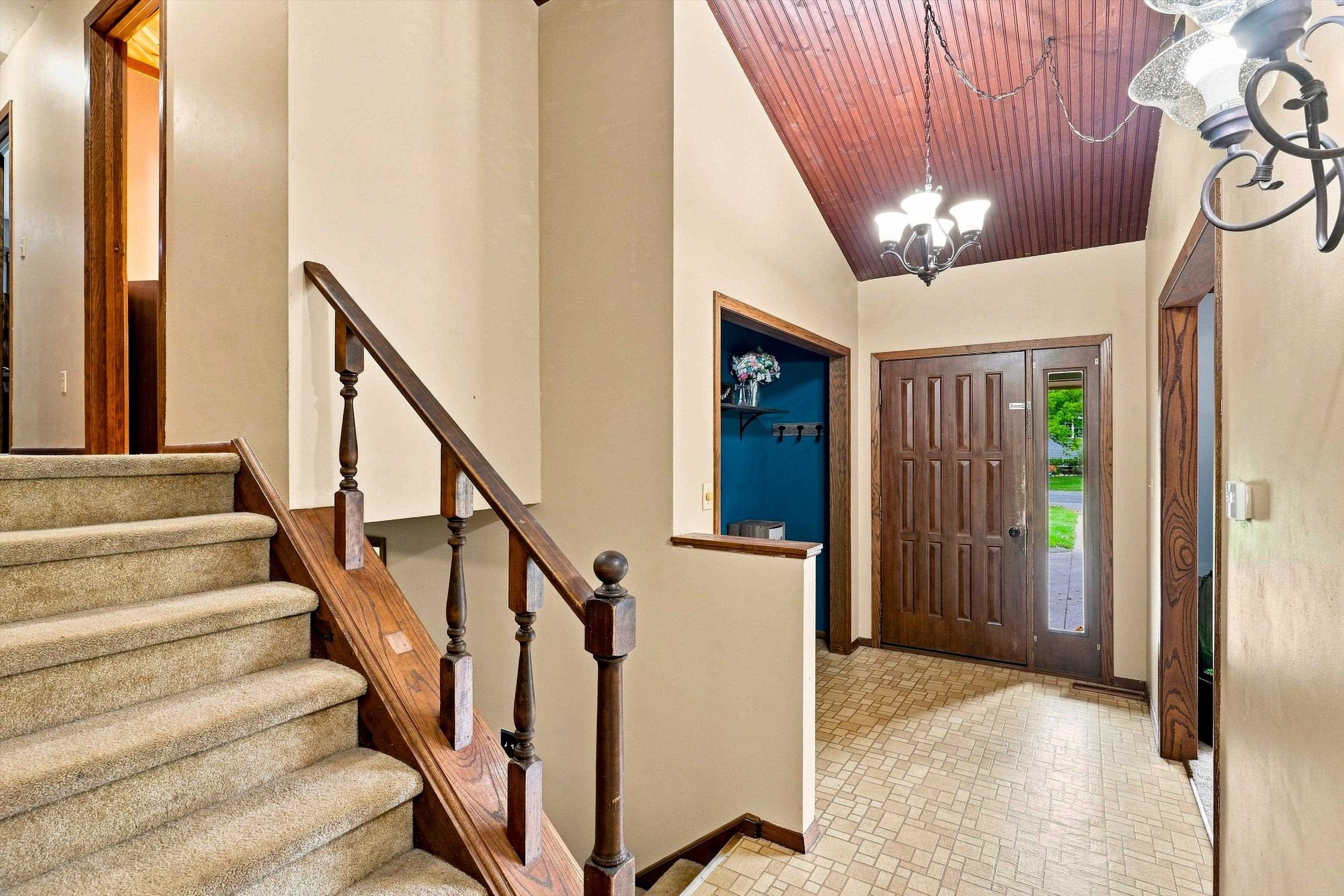 1200 E 21ST STREET, Marshfield, Wisconsin 54449, 3 Bedrooms Bedrooms, ,2 BathroomsBathrooms,Residential,For Sale,1200 E 21ST STREET,22604229