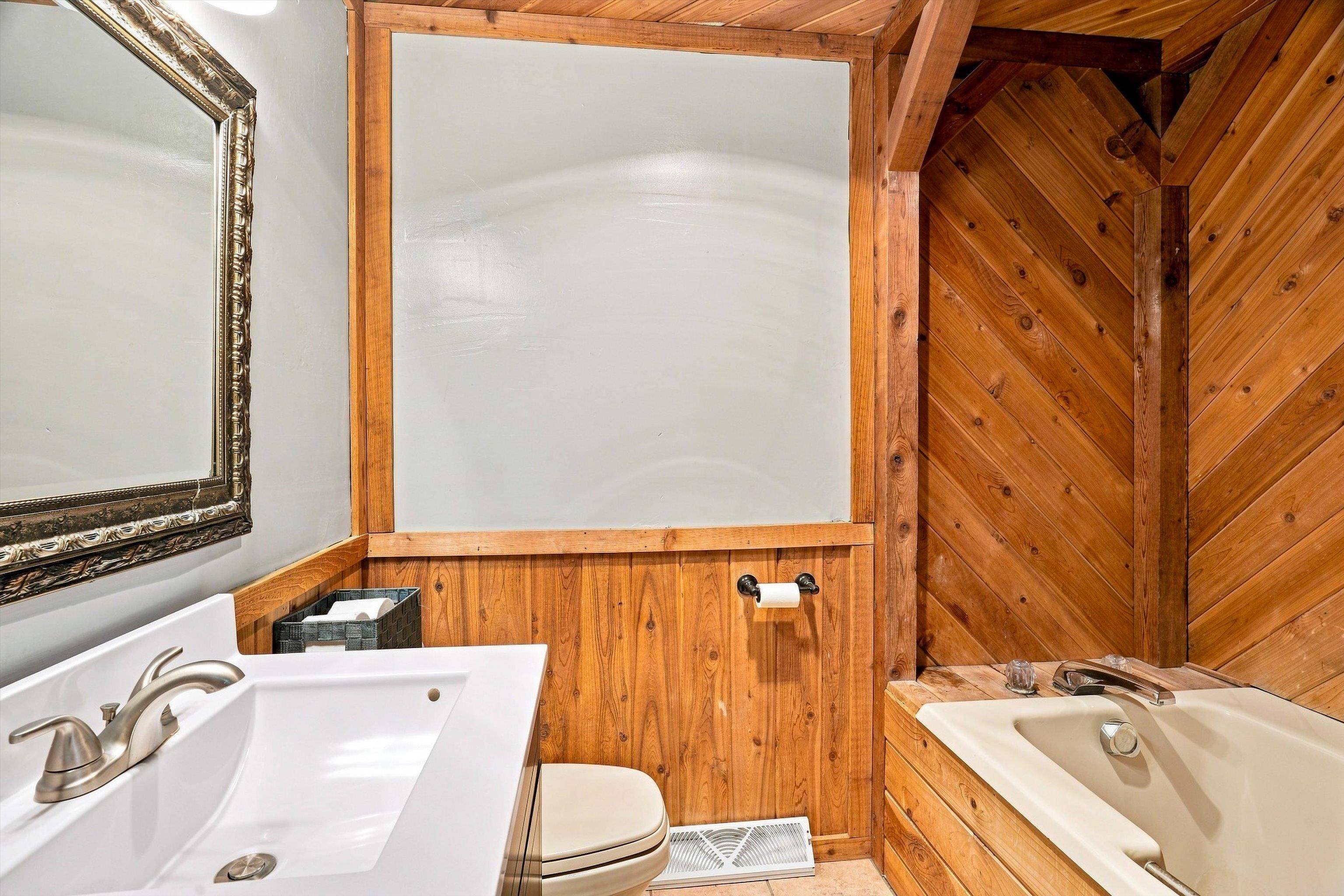 1200 E 21ST STREET, Marshfield, Wisconsin 54449, 3 Bedrooms Bedrooms, ,2 BathroomsBathrooms,Residential,For Sale,1200 E 21ST STREET,22604229