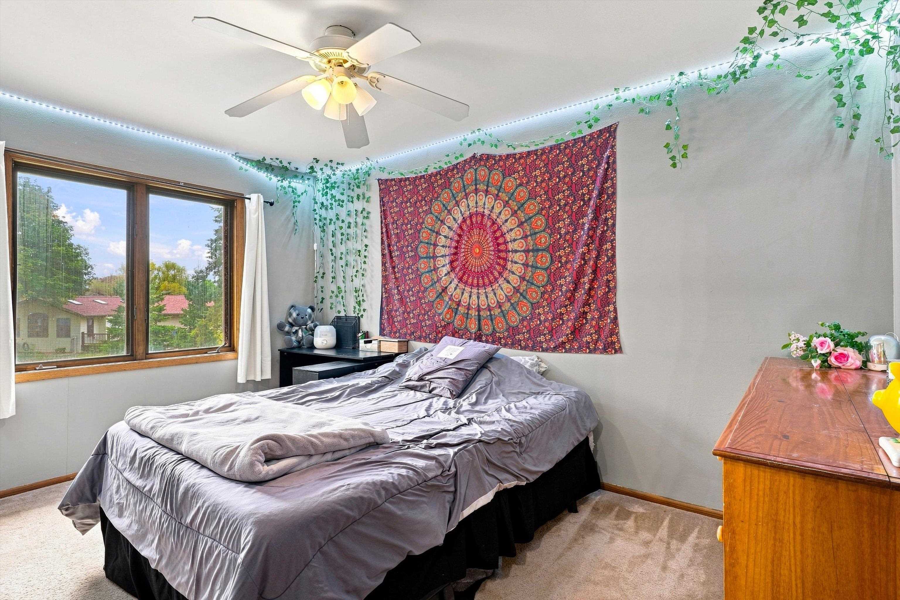 1200 E 21ST STREET, Marshfield, Wisconsin 54449, 3 Bedrooms Bedrooms, ,2 BathroomsBathrooms,Residential,For Sale,1200 E 21ST STREET,22604229