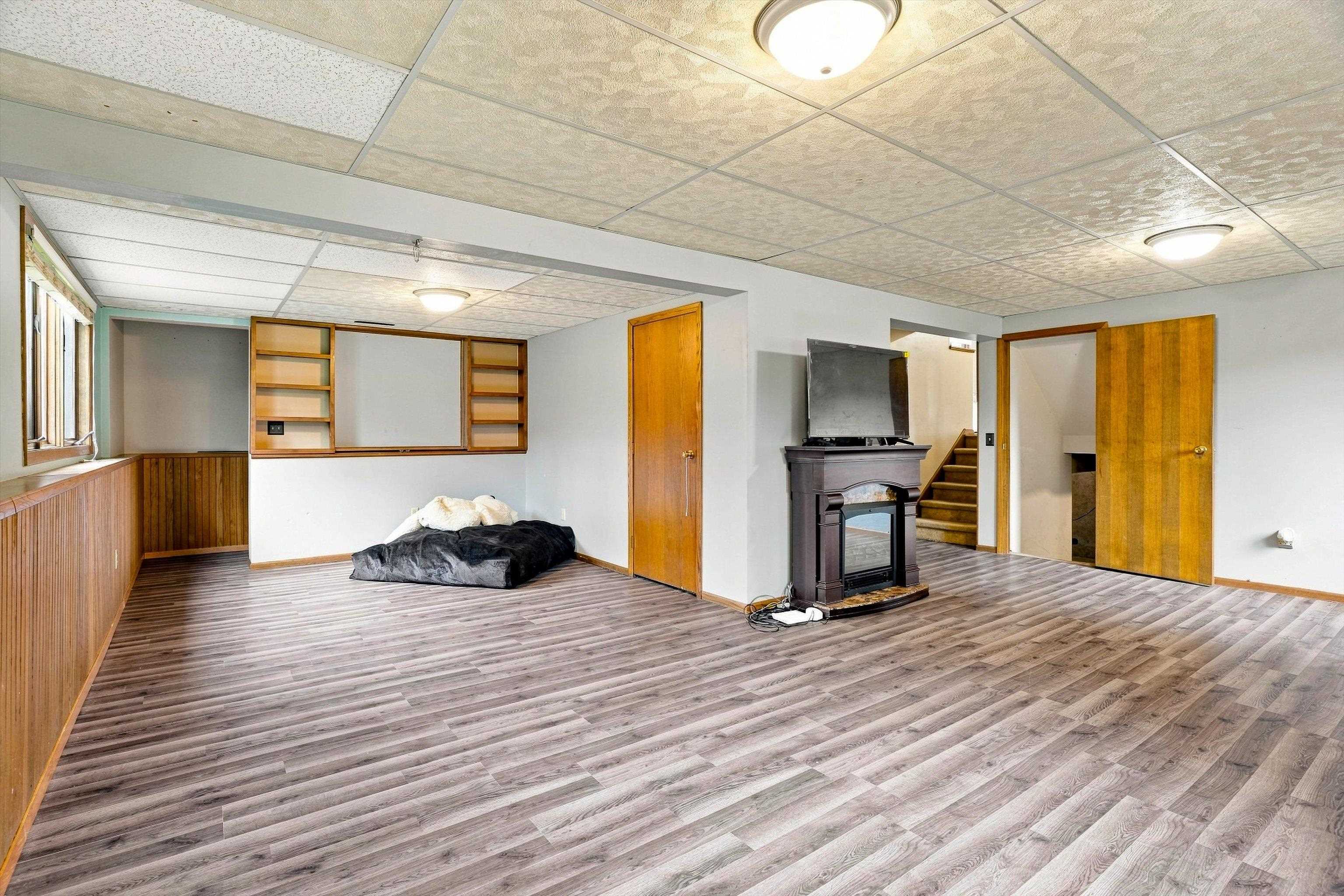 1200 E 21ST STREET, Marshfield, Wisconsin 54449, 3 Bedrooms Bedrooms, ,2 BathroomsBathrooms,Residential,For Sale,1200 E 21ST STREET,22604229