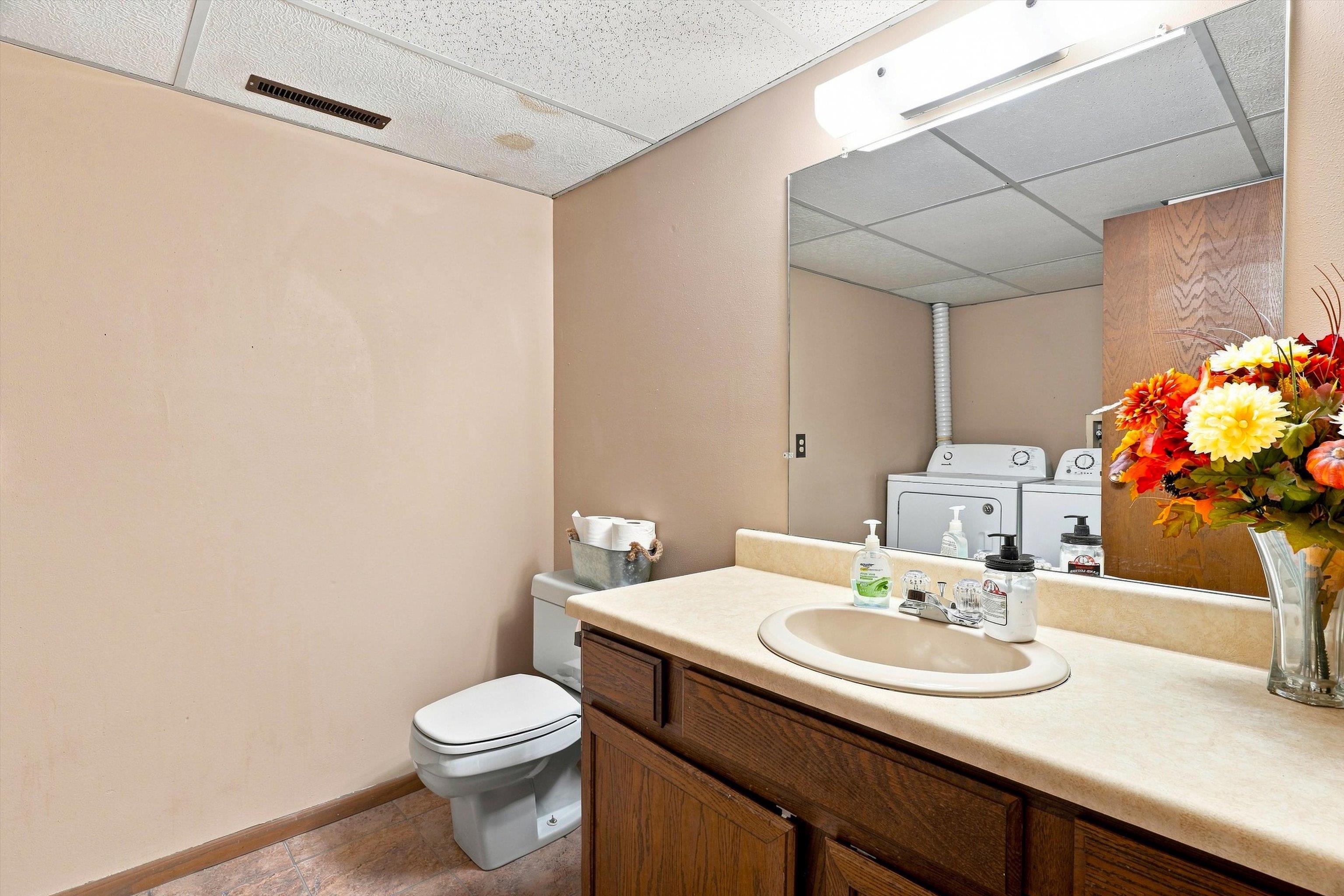 1200 E 21ST STREET, Marshfield, Wisconsin 54449, 3 Bedrooms Bedrooms, ,2 BathroomsBathrooms,Residential,For Sale,1200 E 21ST STREET,22604229