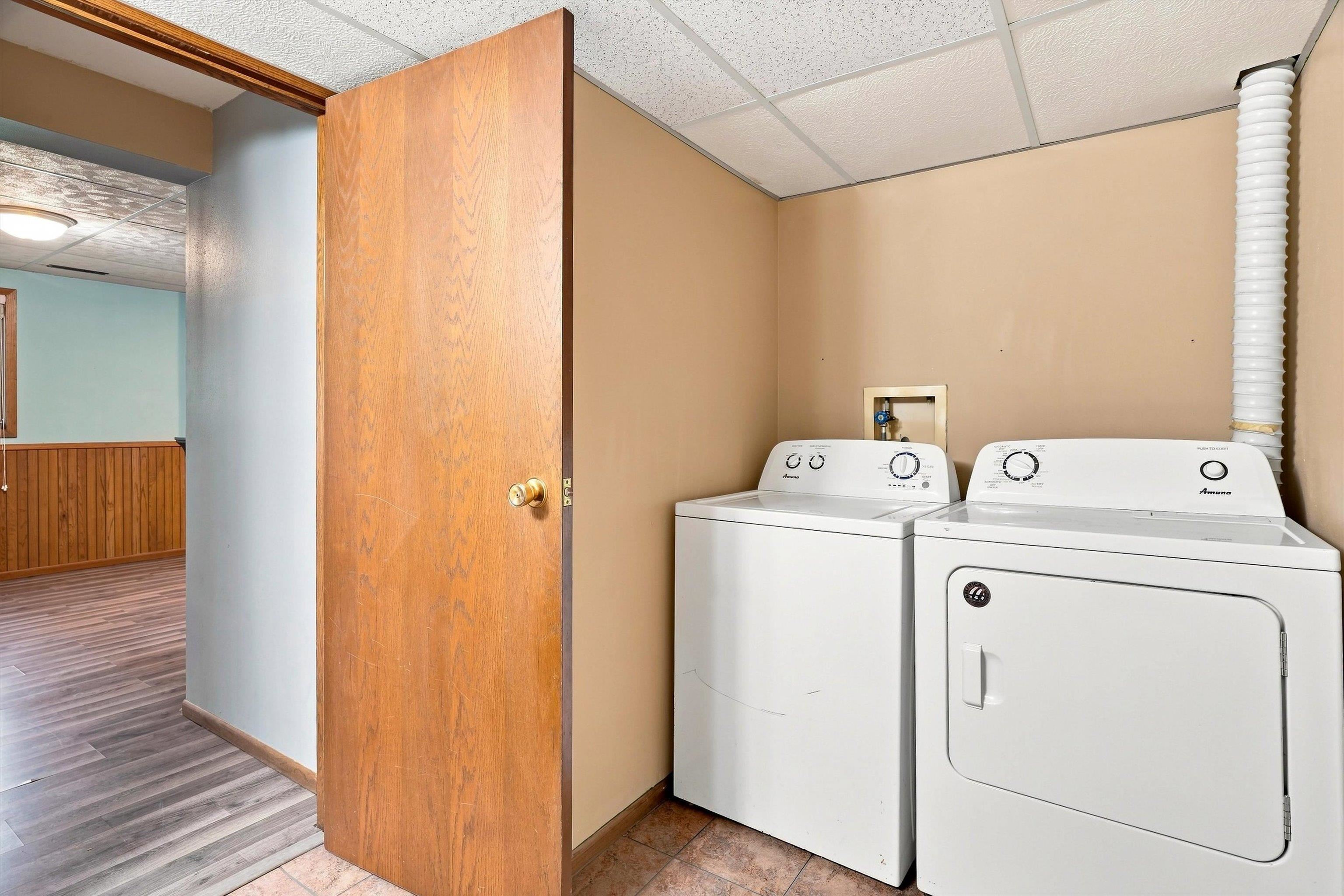 1200 E 21ST STREET, Marshfield, Wisconsin 54449, 3 Bedrooms Bedrooms, ,2 BathroomsBathrooms,Residential,For Sale,1200 E 21ST STREET,22604229
