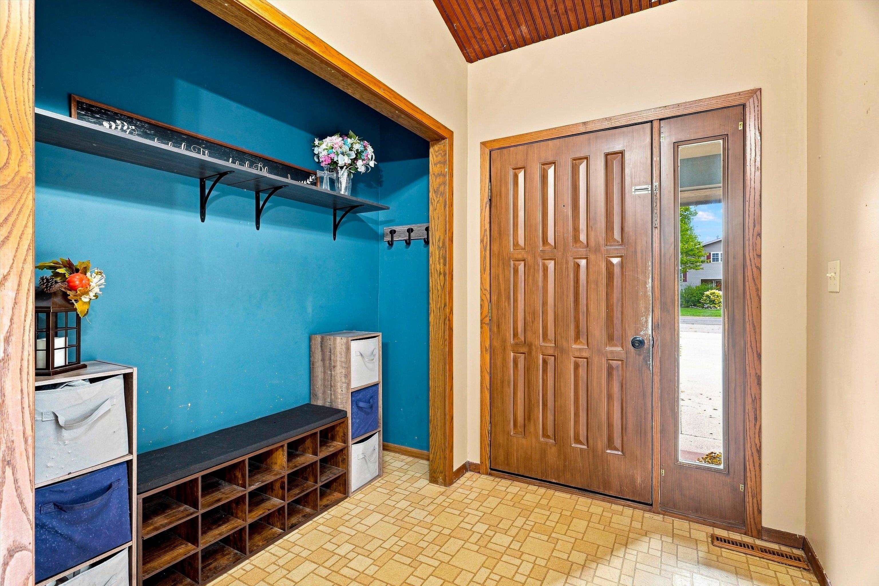 1200 E 21ST STREET, Marshfield, Wisconsin 54449, 3 Bedrooms Bedrooms, ,2 BathroomsBathrooms,Residential,For Sale,1200 E 21ST STREET,22604229