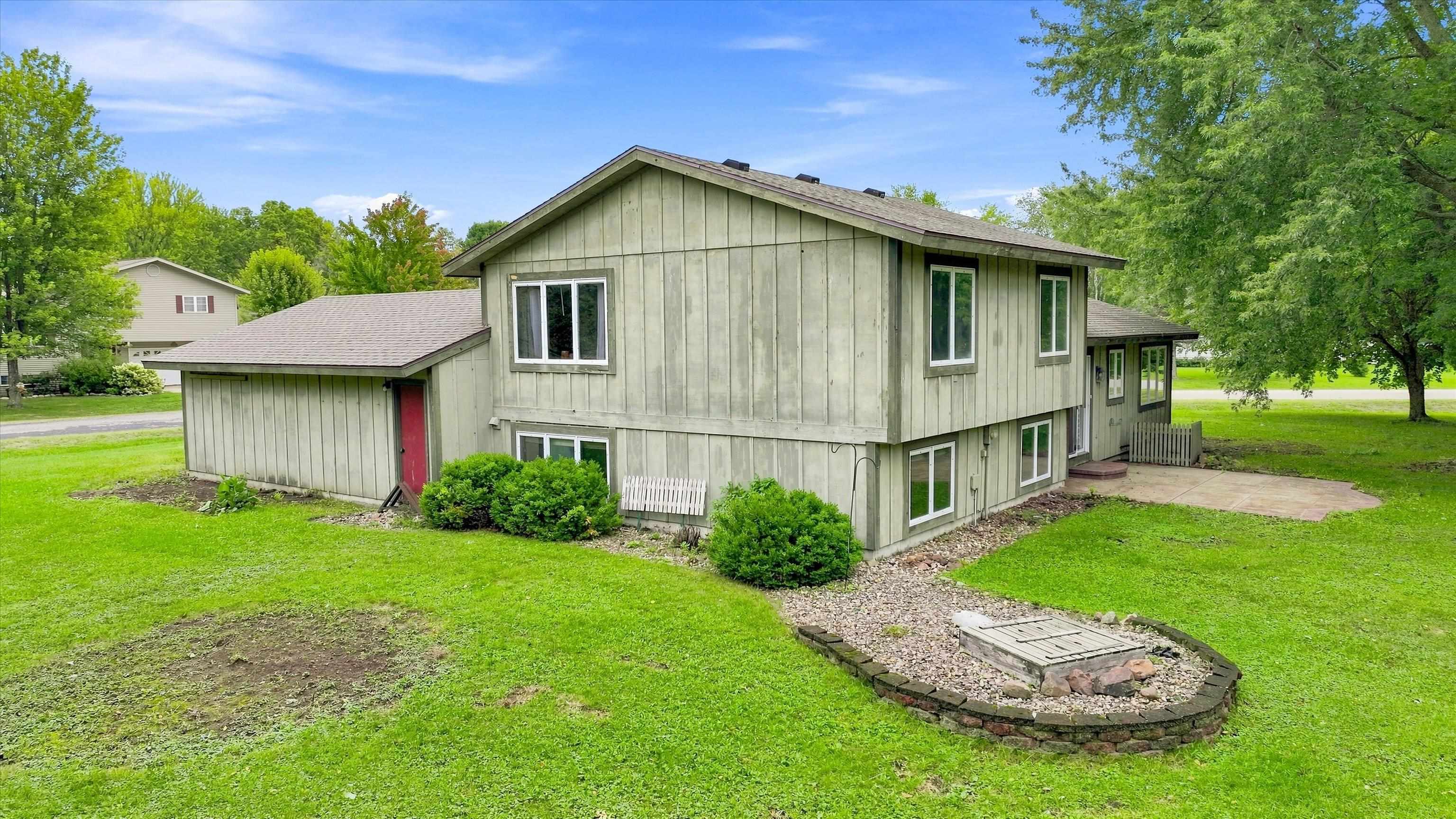 1200 E 21ST STREET, Marshfield, Wisconsin 54449, 3 Bedrooms Bedrooms, ,2 BathroomsBathrooms,Residential,For Sale,1200 E 21ST STREET,22604229