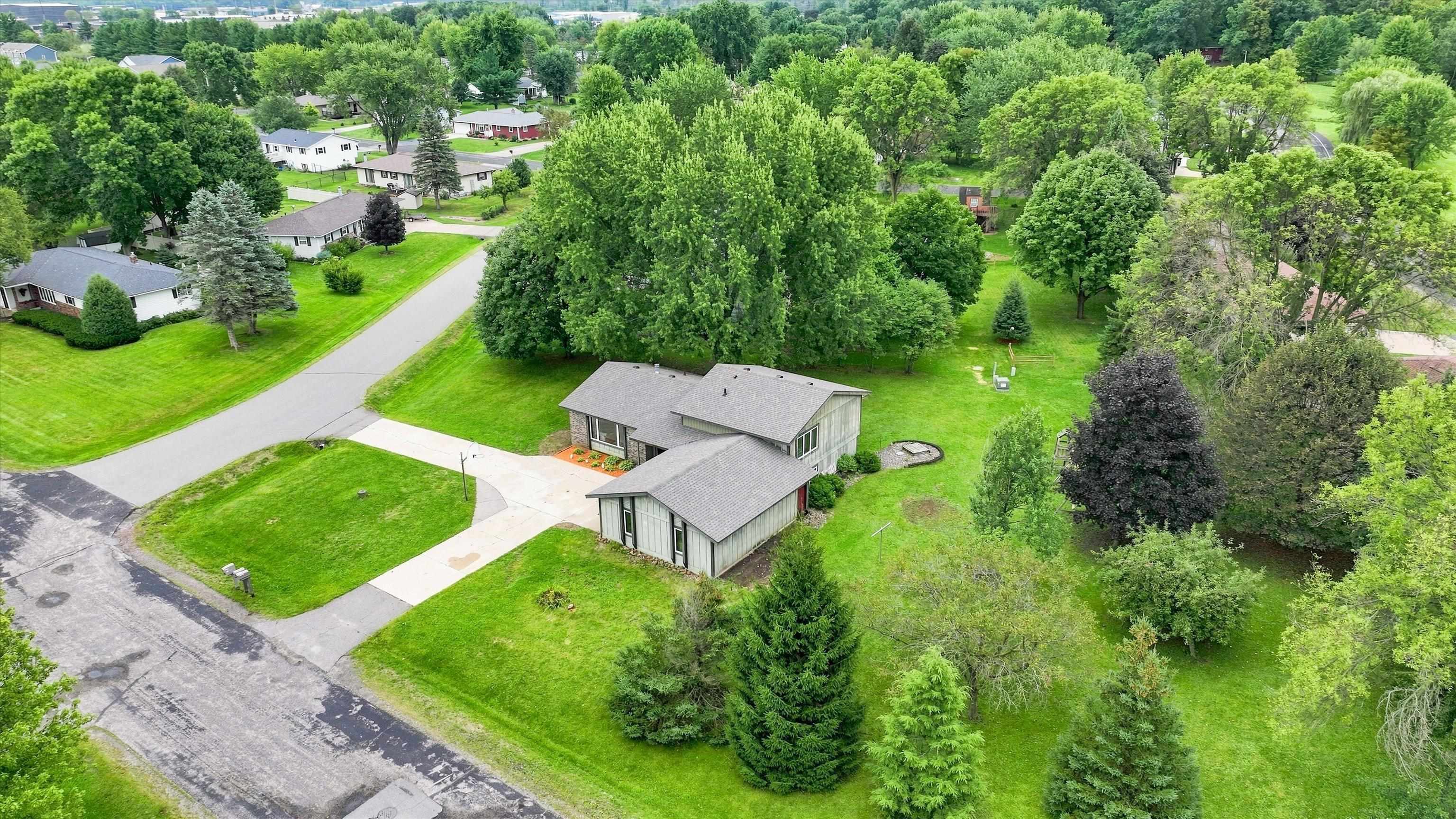 1200 E 21ST STREET, Marshfield, Wisconsin 54449, 3 Bedrooms Bedrooms, ,2 BathroomsBathrooms,Residential,For Sale,1200 E 21ST STREET,22604229